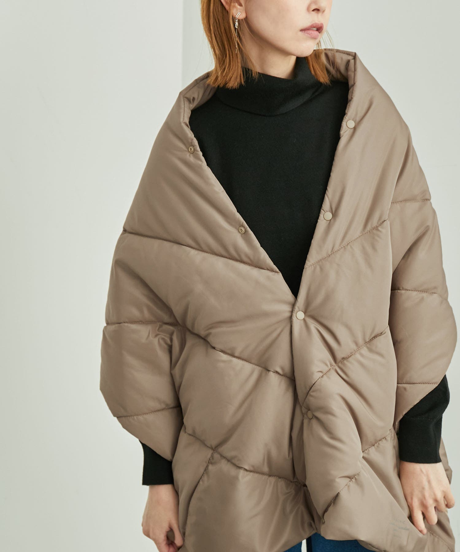 リンクコーデ 蓄熱中わたキルティングストールポンチョ[品番