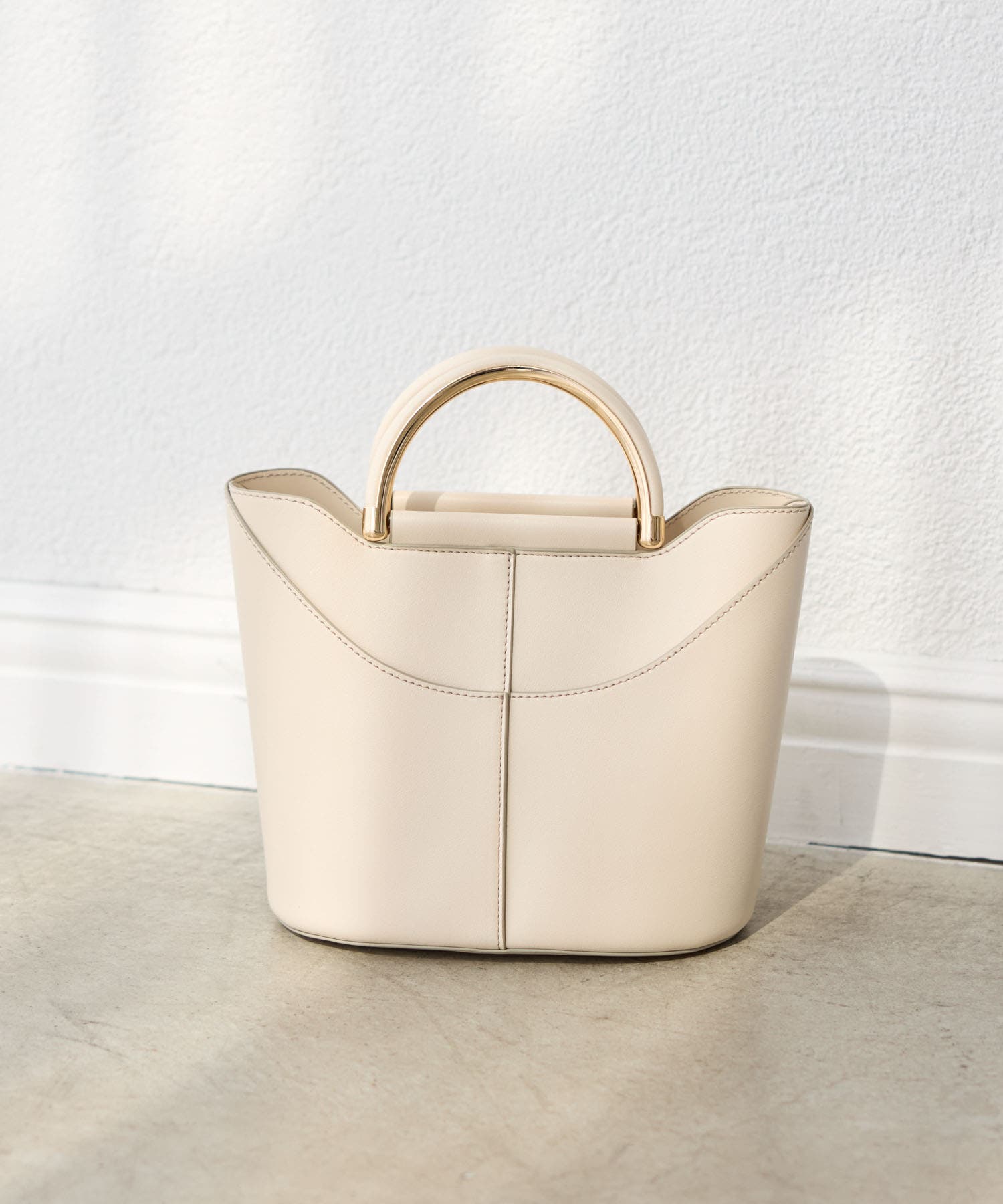 美品】e.m.a. JAPAN 本革 トートバッグ 肩掛け おしゃれ 軽量