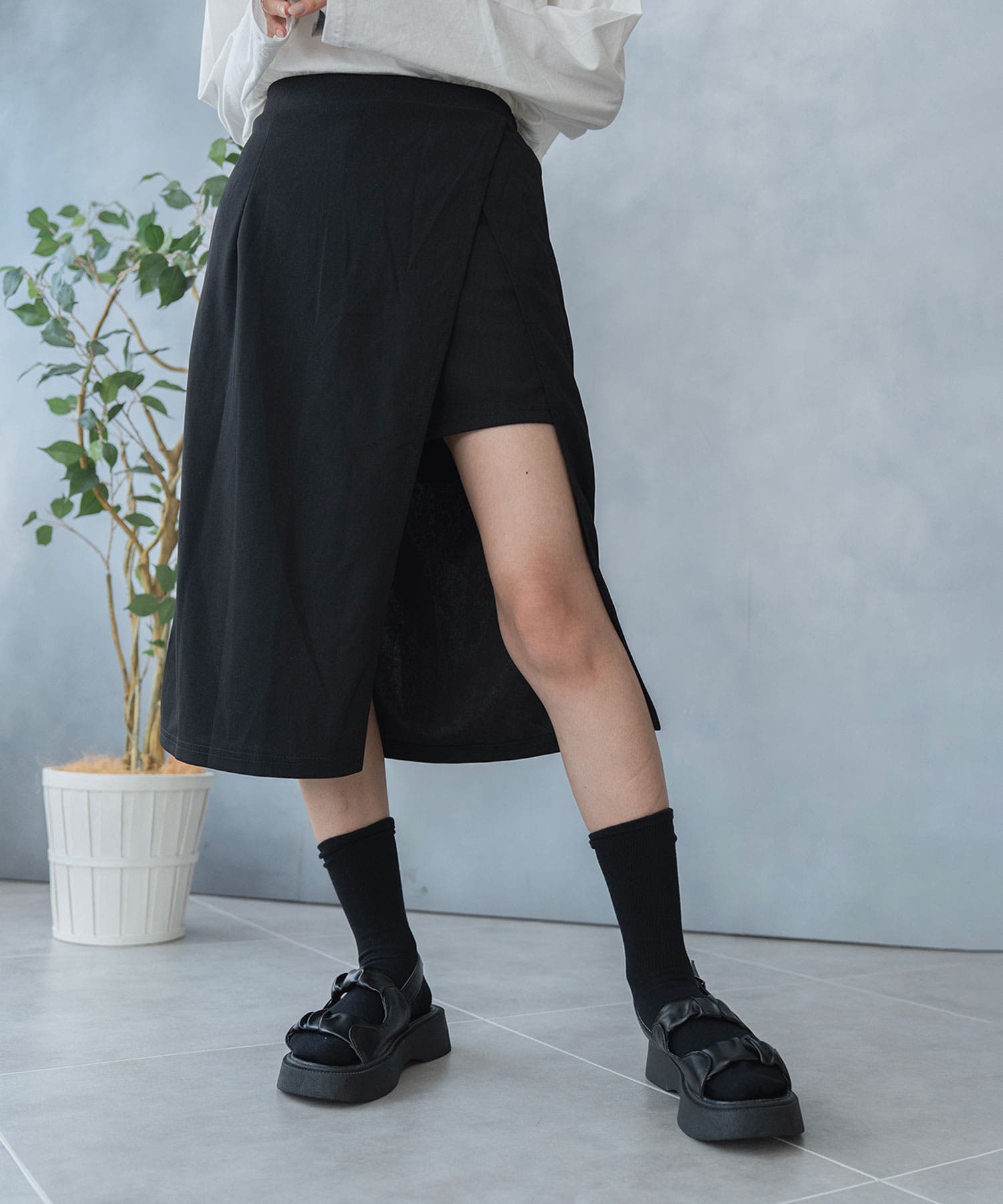 希少 初期 low classic 2013 スカパン スカート スカンツ 黒 スカート風ショートパンツ[品番：SHUK0002052]｜SHUSHU（シュシュ