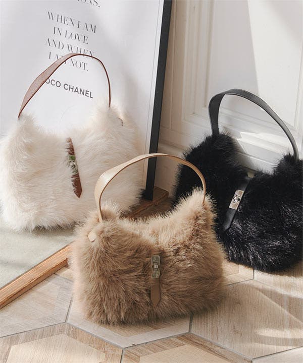 COACH ミラ ハーフムーン ベージュ ファー 2way ハンドバッグ Y2K COACH ミラ ハーフムーン ベージュ ファー 2way ハンドバッグ Y2K