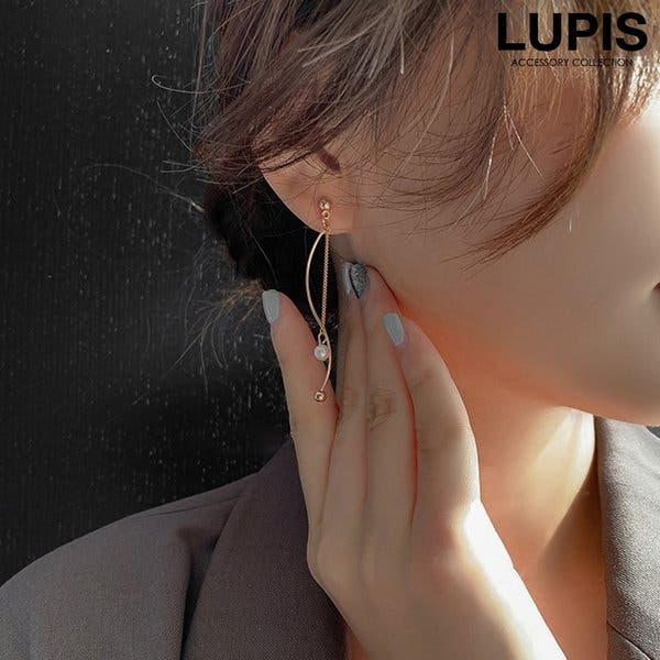 今年の新作から定番まで！ ウェーブ×チェーンイヤリング【ネジバネ式】[品番：LPSA0005403 ピアス