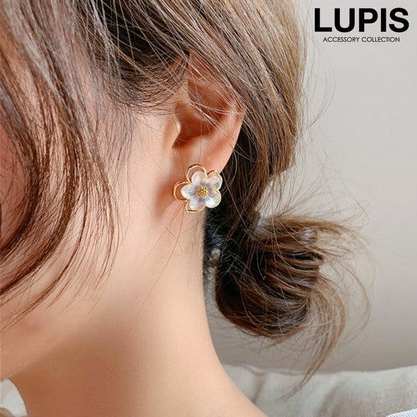 ☆リリーローズ☆様リクエスト3点まとめ商品　星月ピアス　音符ピアス　パールピアス オーロラ×ゴールドフラワーピアス[品番：LPSA0004079]｜LUPIS（ルピス