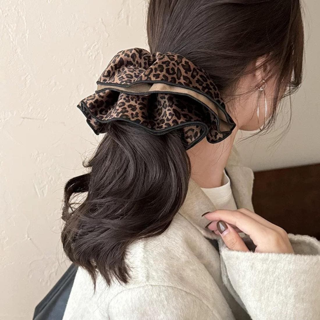 髪に旬のヘアアクセントレオパードシュシュ レオパード柄 ヘアセット