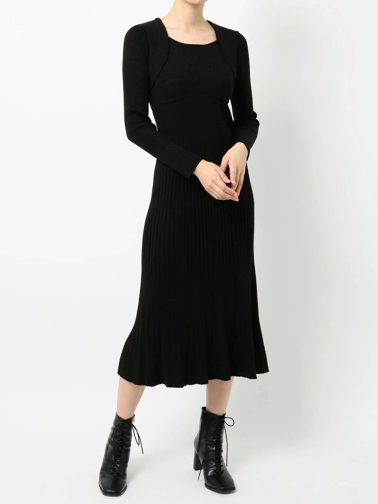 まおさま専用メゾンセロン2点セーター、ワンピース off shoulder soft