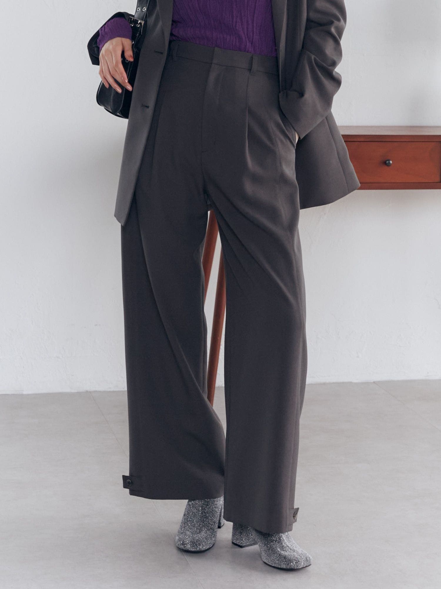 ヘムアジャストタックパンツ[品番：MKSW0059410]｜MURUA