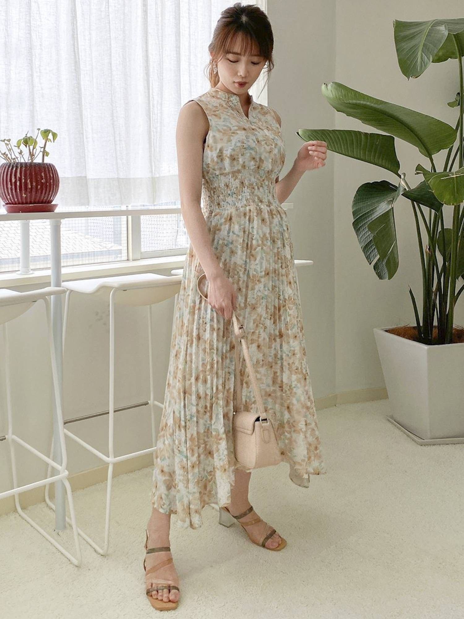 リネン★シルク★花柄★クリスタル★ワンピース★ ZIMMERMANN リネン☆シルク☆花柄☆クリスタル☆ワンピース☆ ZIMMERMANN 寄り