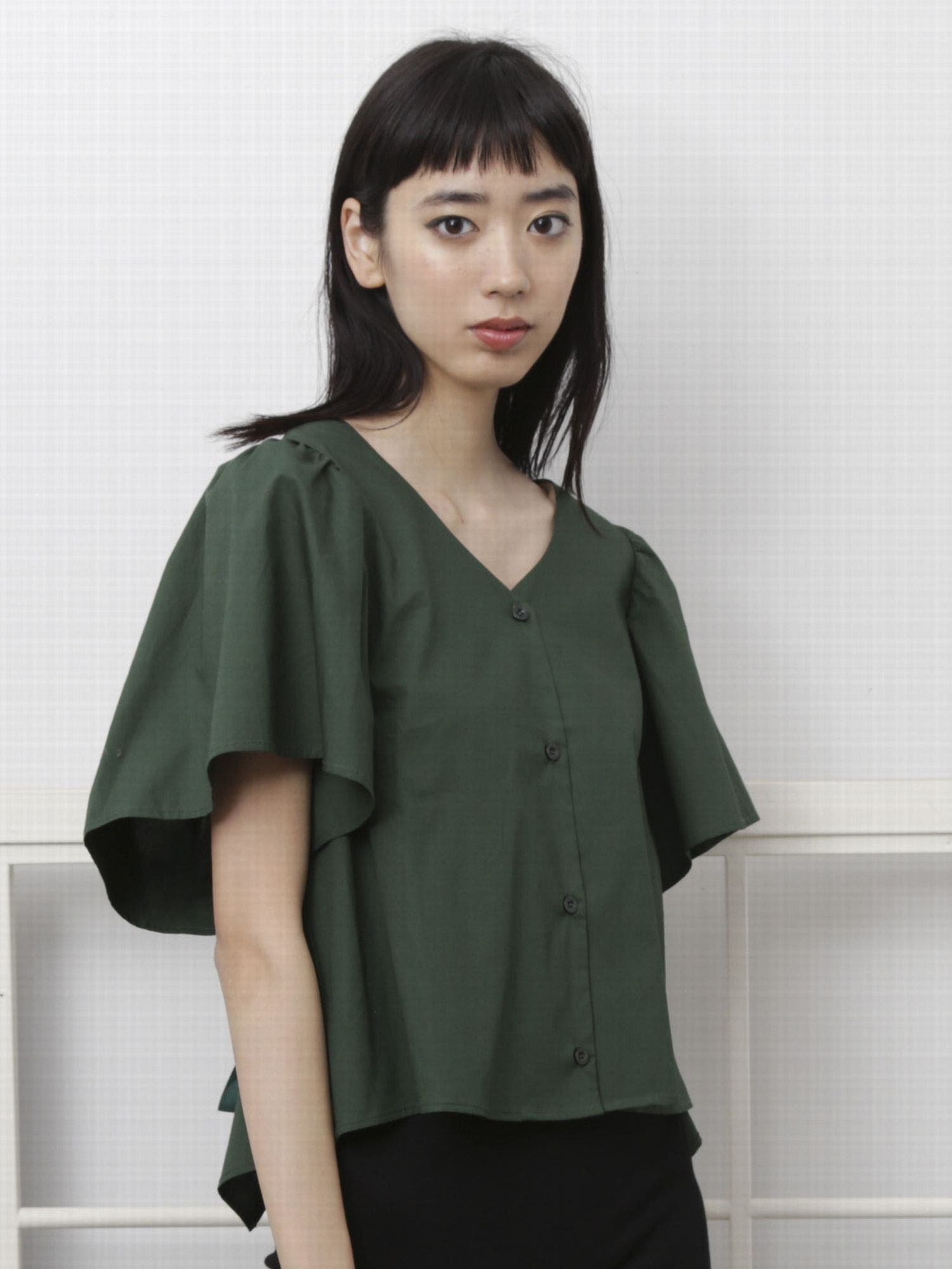 フリルスリーブバックオープンシャツ[品番：MKSW0003366]｜EMODA