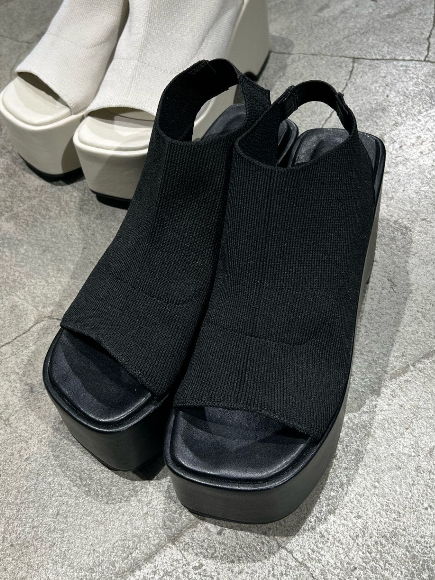 【名入れ無料】 カバーニットサンダル[品番：MKSW0056559]｜EMODA（エモダ）の 靴