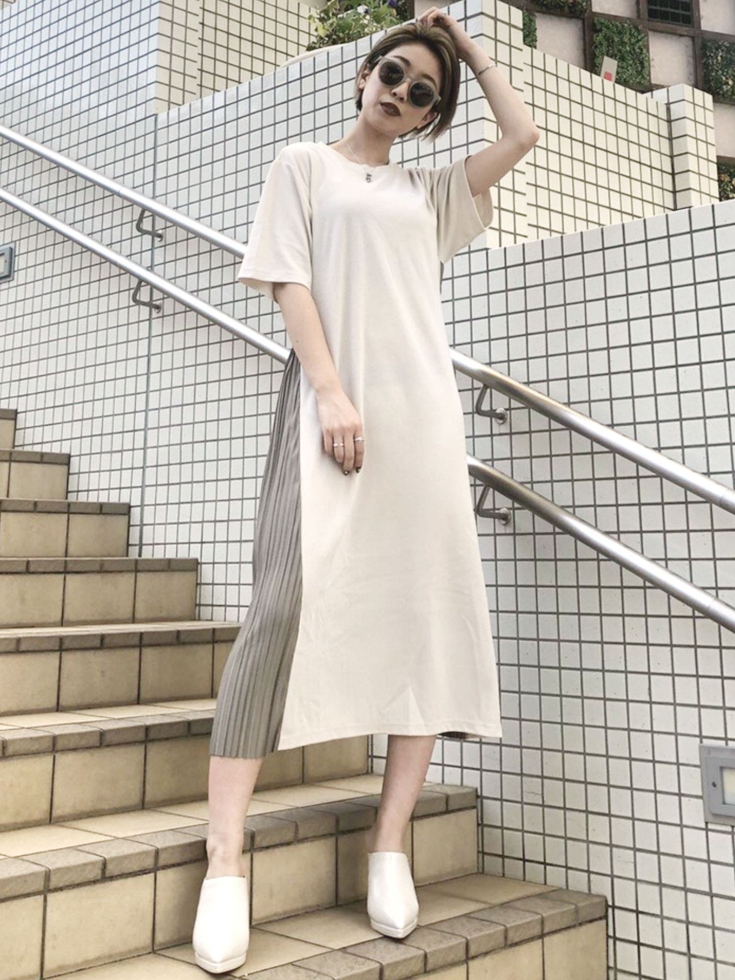 バックブリーツハーフスリーブワンピース[品番：MKSW0031010]｜GYDA