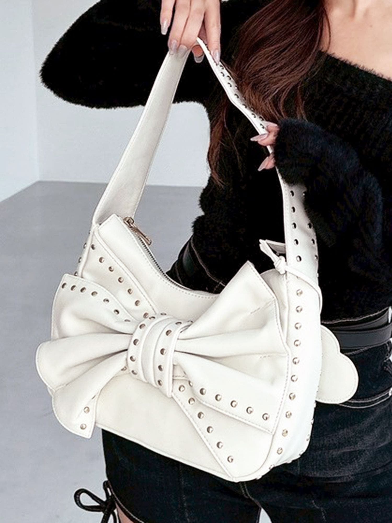 スタッズポイントビッグリボンバッグ[品番：MKSW0066577]｜RESEXXY