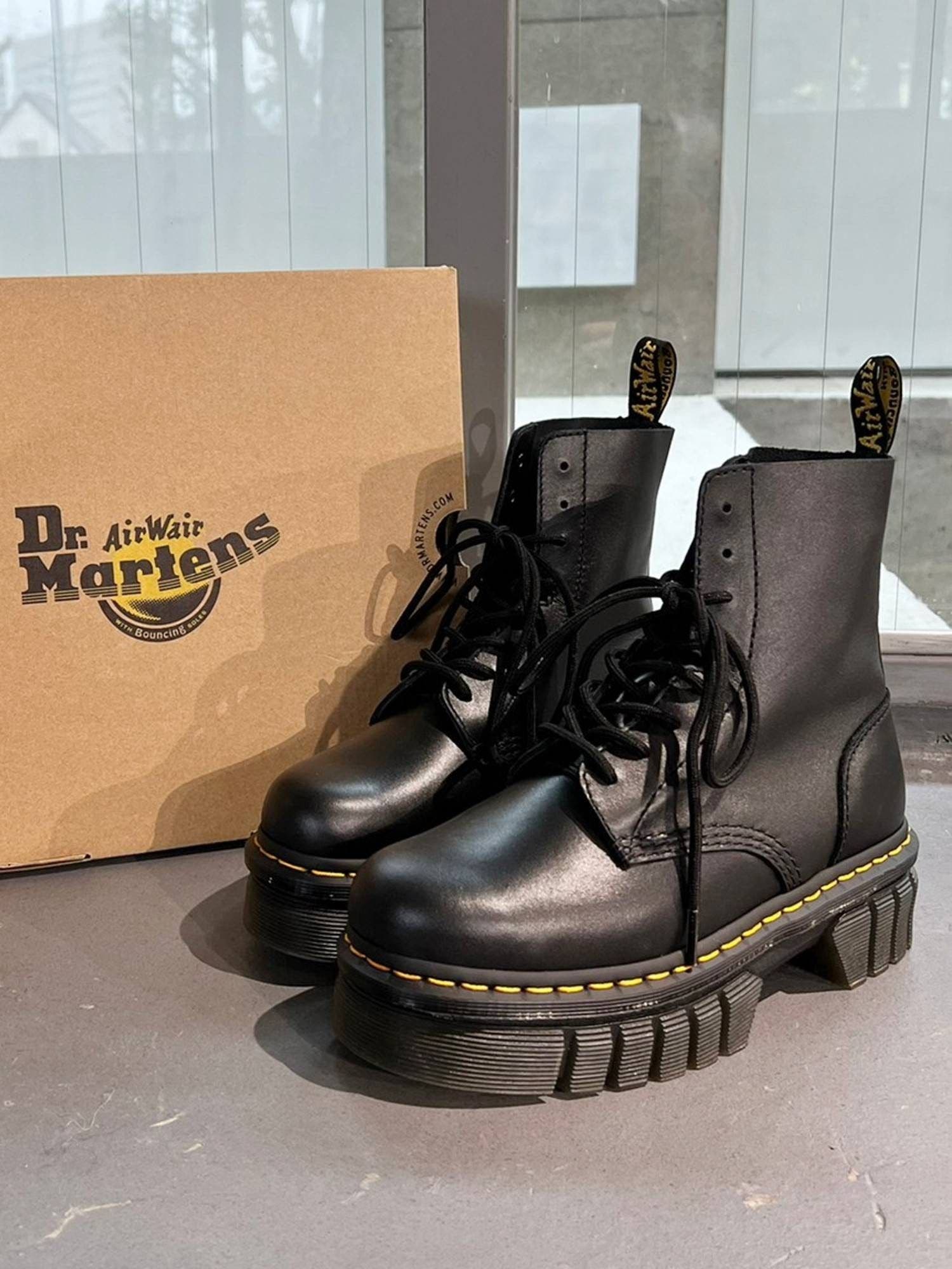 Dr.Martens】Audrick 8i Boot[品番：MKSW0043360]｜EVRIS（エブリス