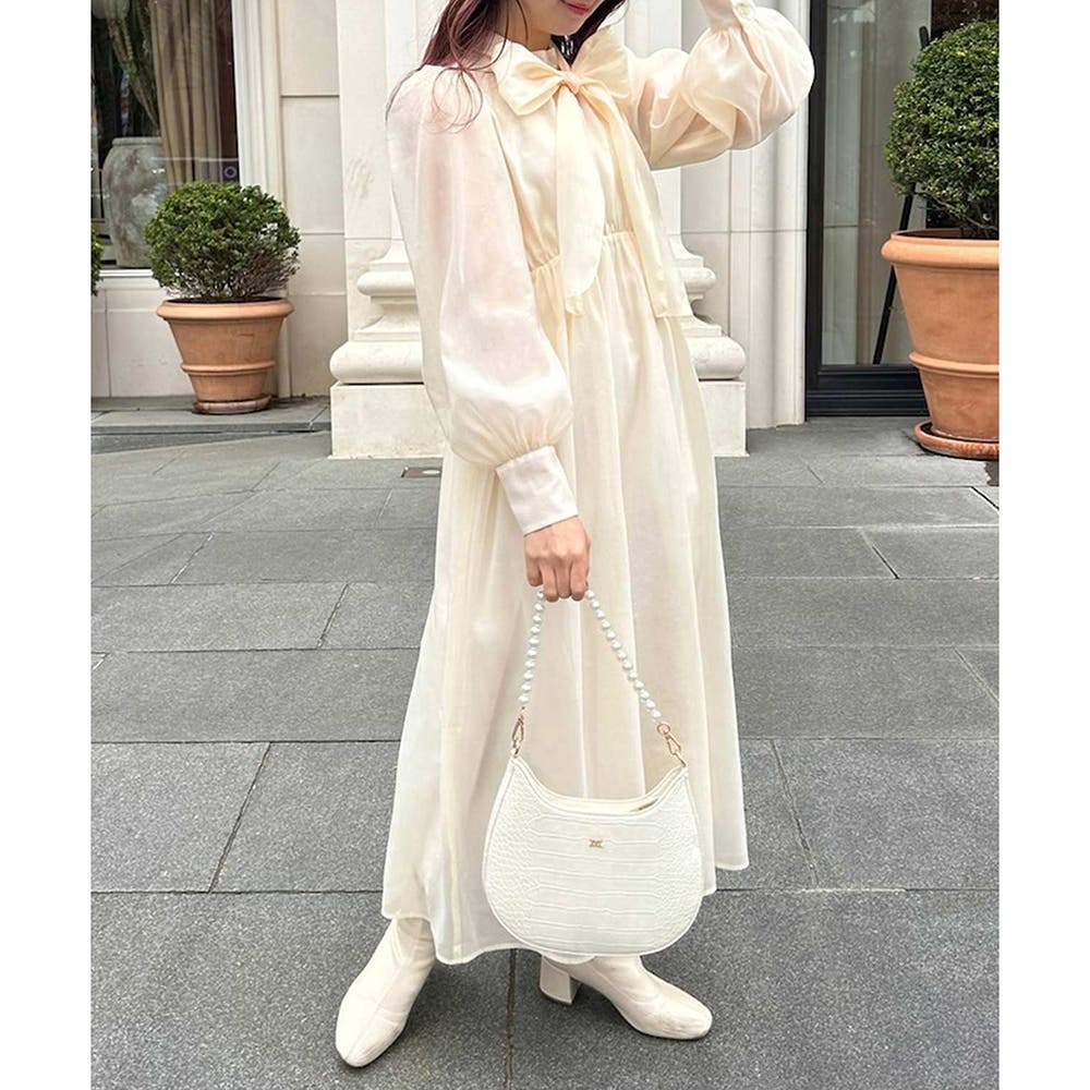 Omochi様ボウタイ付きホワイト Omochi様ボウタイ付きホワイト Omochi様ボウタイ付きホワイト Omochi様