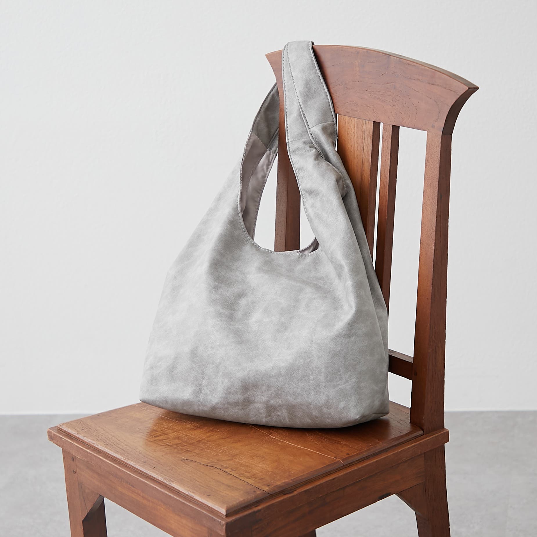 Web限定】ヴィンテージ合皮トート[品番：OLOW0016001]｜RMAF NICE