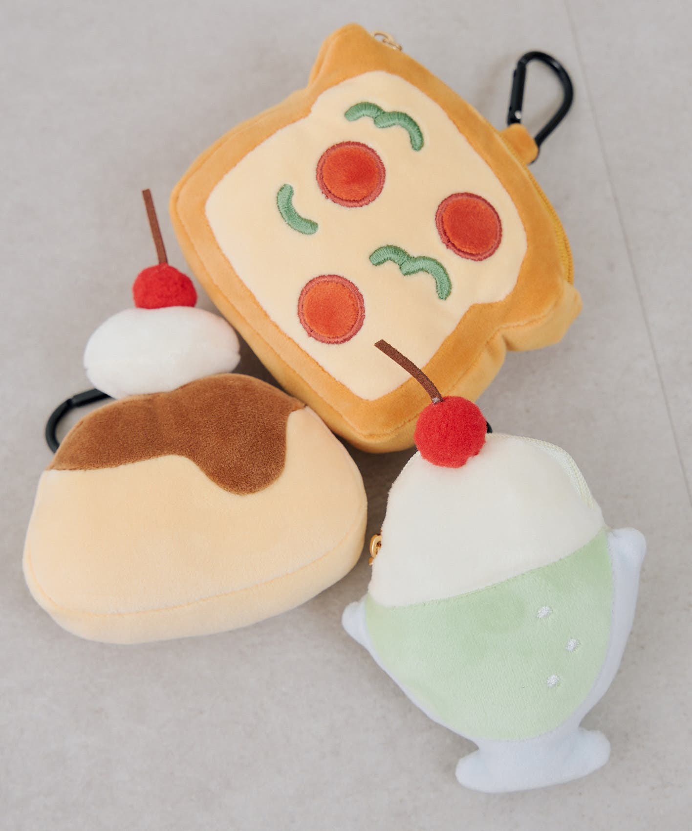 もちもち喫茶ミニポーチ[品番：OLOW0019018]｜RMAF NICE CLAUP / OLIVE
