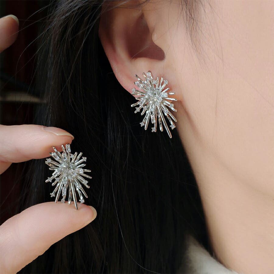 キラキラスパークルピアス 花火 雪の結晶[品番：XL000003400]｜SLENDER
