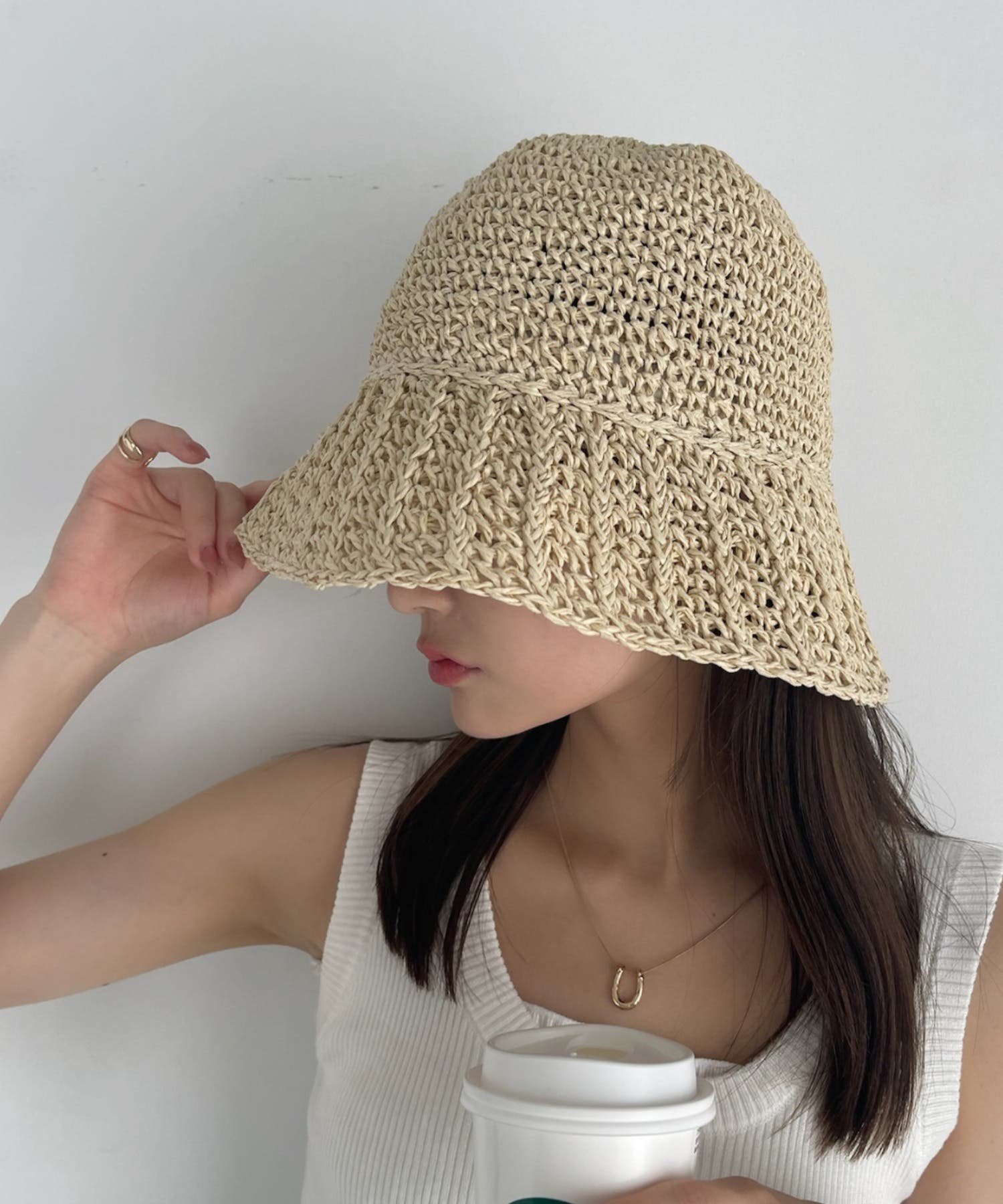 マチュアーハ　straw bucket hat ストローバケットハット STRAW BUCKET HAT ストローバケットハット｜COS コス 公式