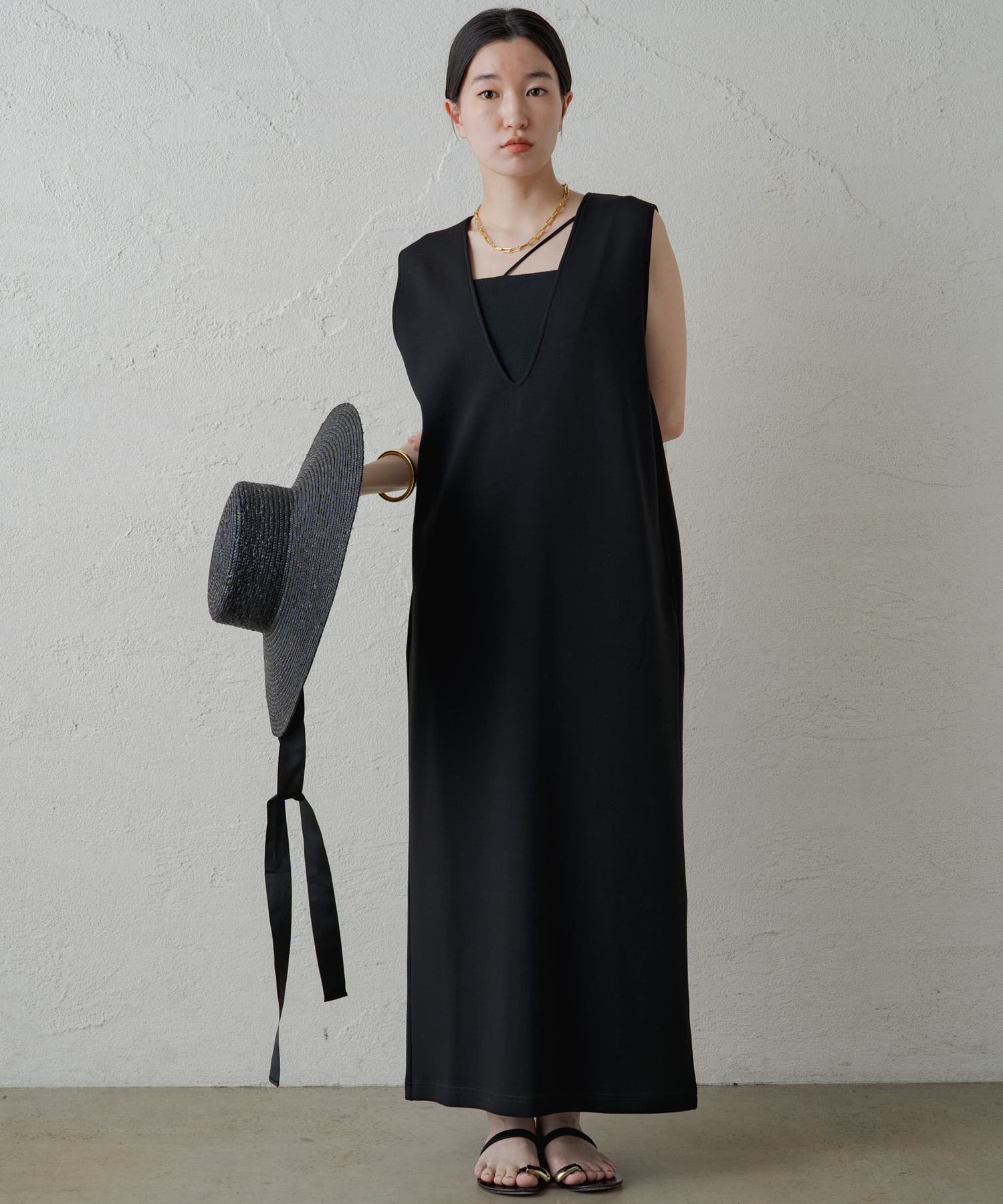 新品タグ付【Loungedress】定価25,300円シャーリングノースリワンピ Loungedress】シャーリングノースリワンピース | OUTLET