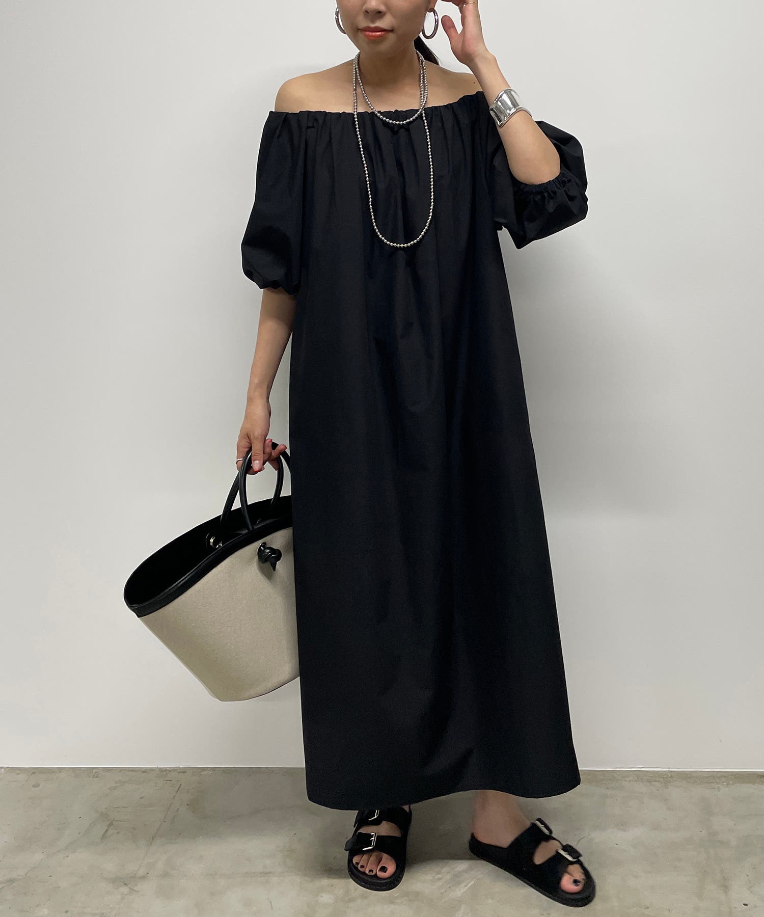 ★未使用★un dix cors ブラウンオフショルダーリネンワンピース ☆未使用☆un dix cors ブラウンオフショルダーリネンワンピース