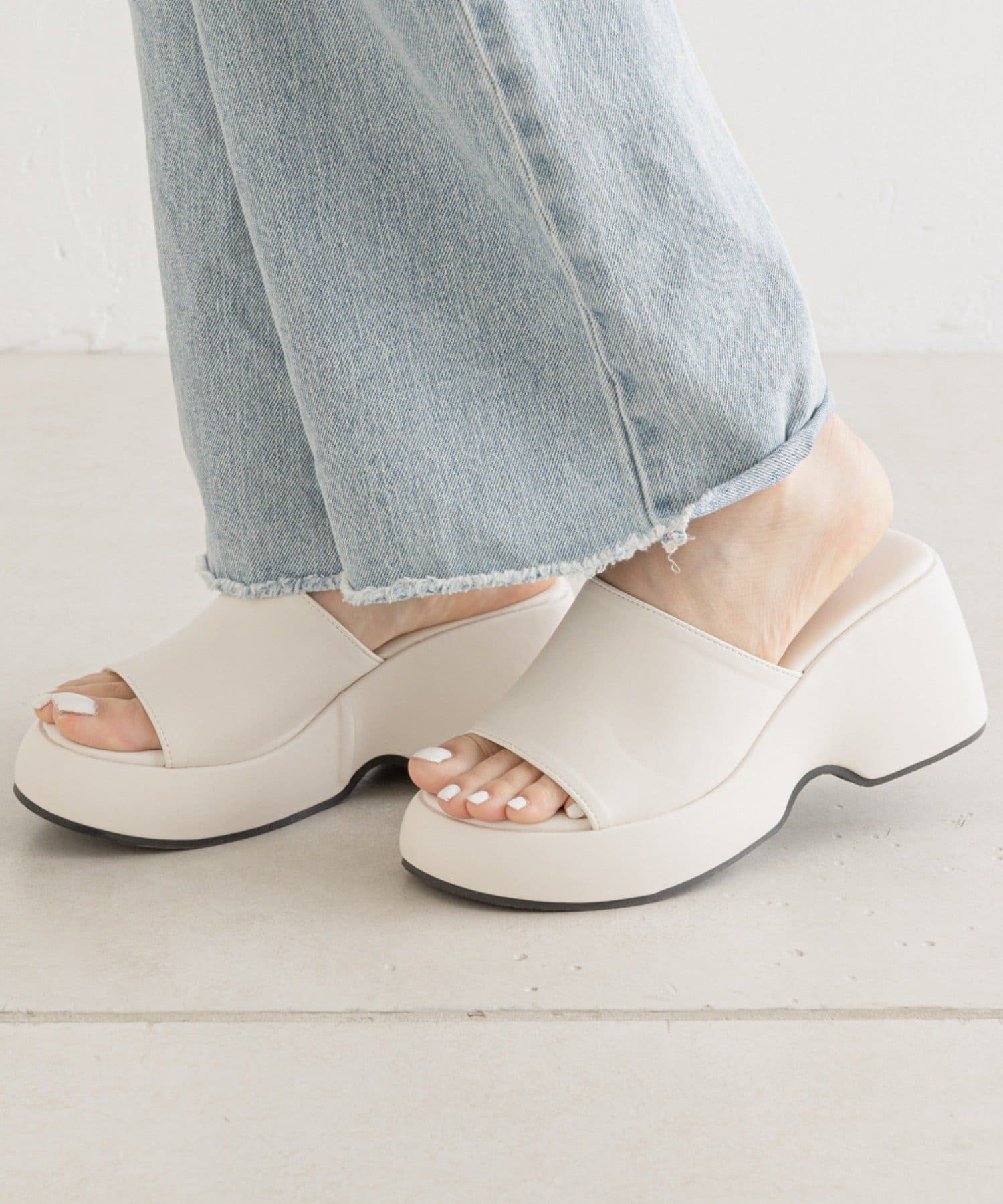 【ALDO】パステルクリア☆フラット・編み込み風〇ラバーサンダル Chico】ラウンドプラットフォームサンダル[品番：PALW0002375