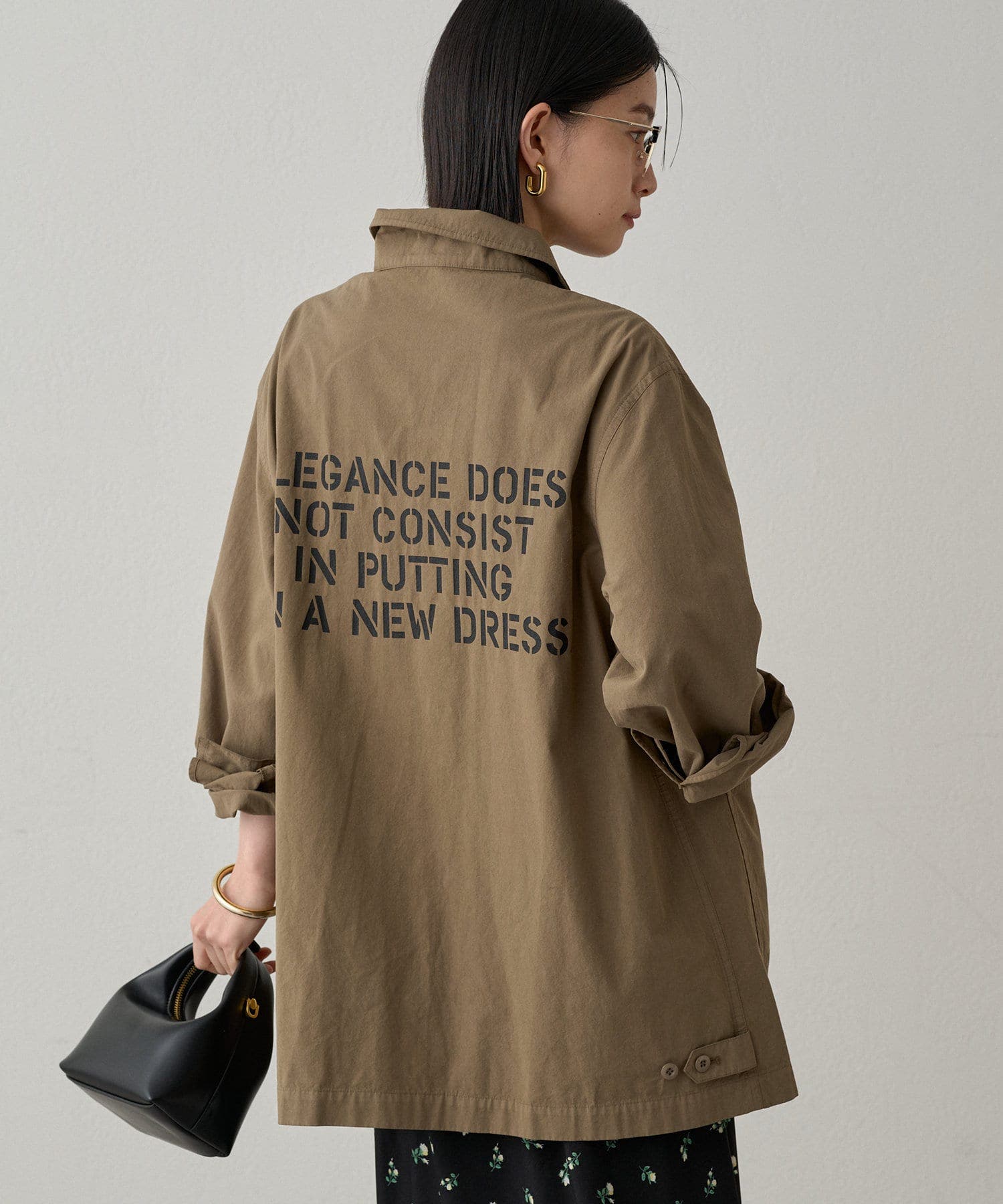 LOUNGEDRESS（ラウンジドレス）の「バックプリントシャツ