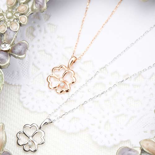 ノーブランド品　クローバーネックレス 本物保証】 鑑付 新品同様 四つ葉のクローバー ネックレス K18WG