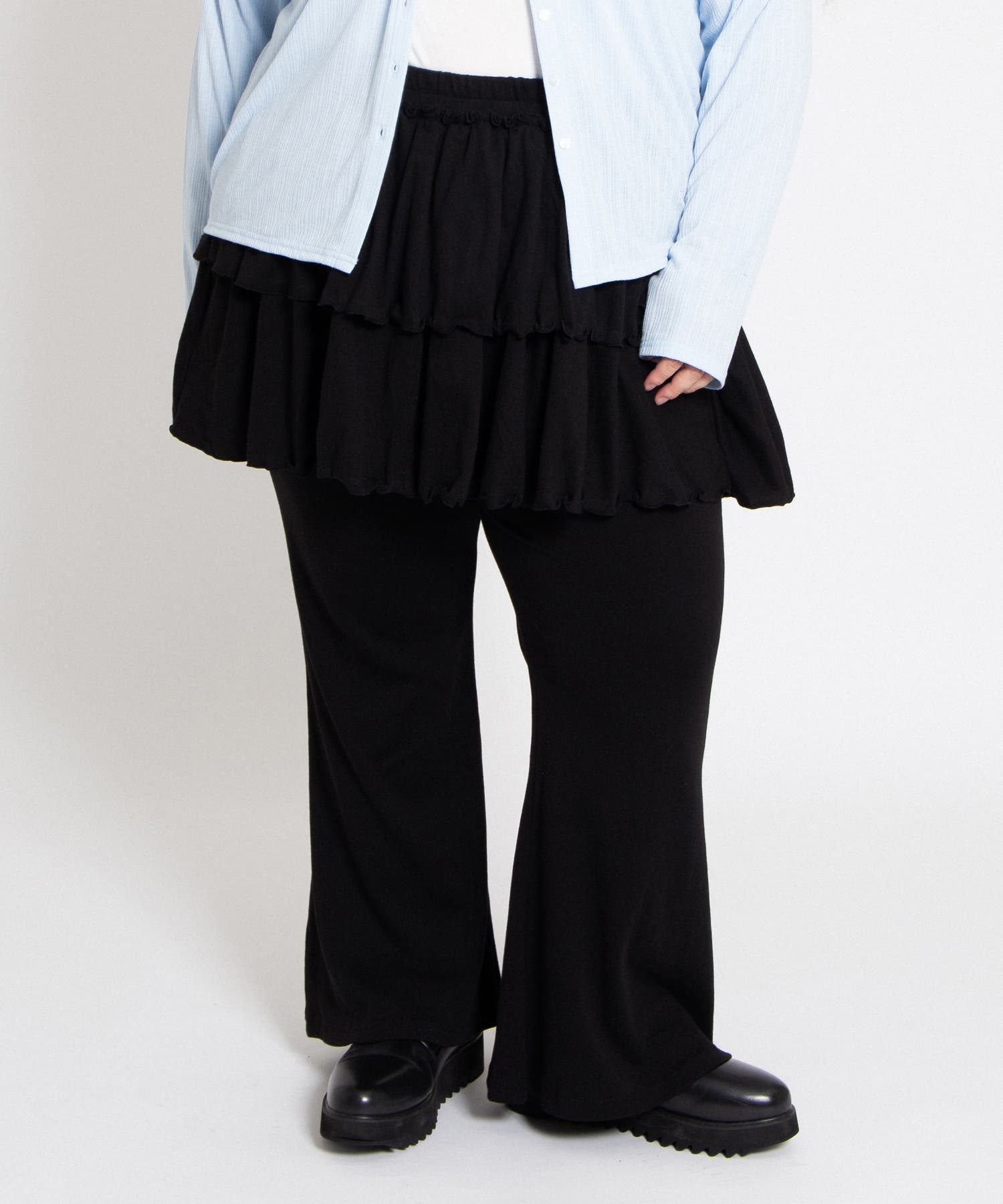 フリルレイヤードフレアパンツ[品番：PNYW0004794]｜PUNYUS （プニュズ