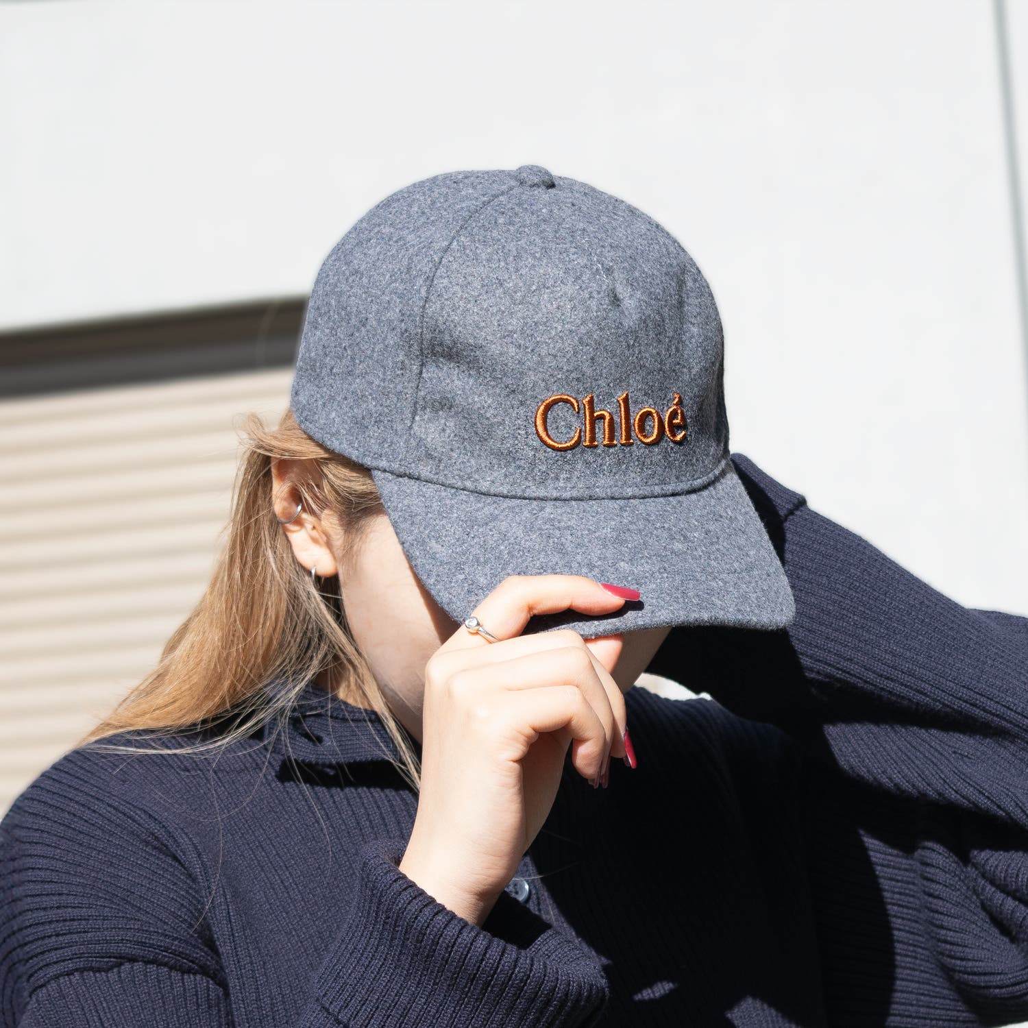 【新品】クロエキッズ ロゴキャップ 大人も着用OKサイズ58 新品】クロエキッズ ロゴキャップ 大人も着用OKサイズ58