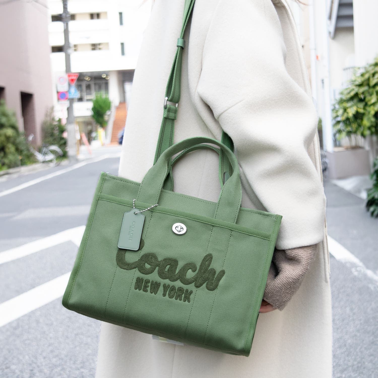 コーチCOACH34cmリボンカーゴトートバッグ COACHコーチ大容量34リボン柄カーゴトートバッグ 【公式通販】