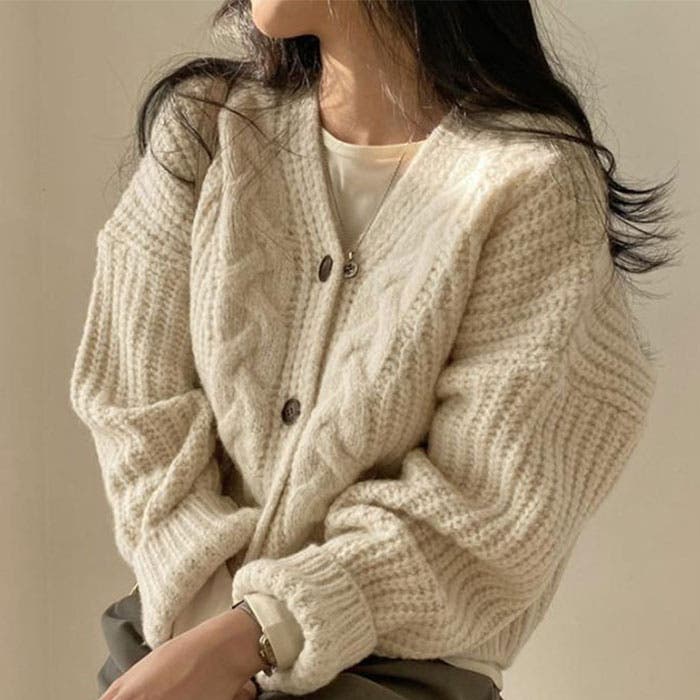 gown cardigan with brooch – BUNNY APARTMENT