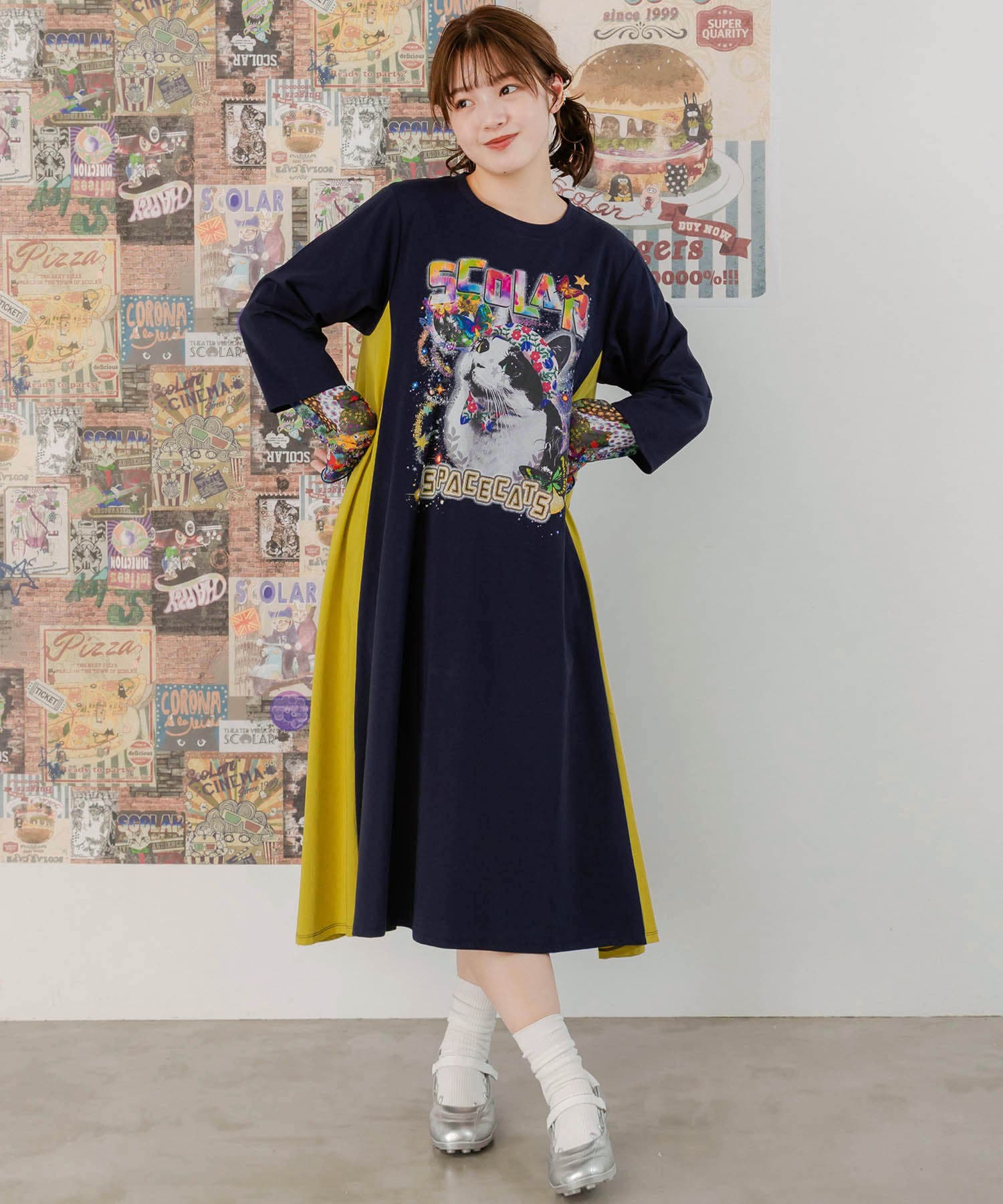 宇宙ネコ柄バイカラー切替ワンピース[品番：SRSW0000016]｜ScoLar