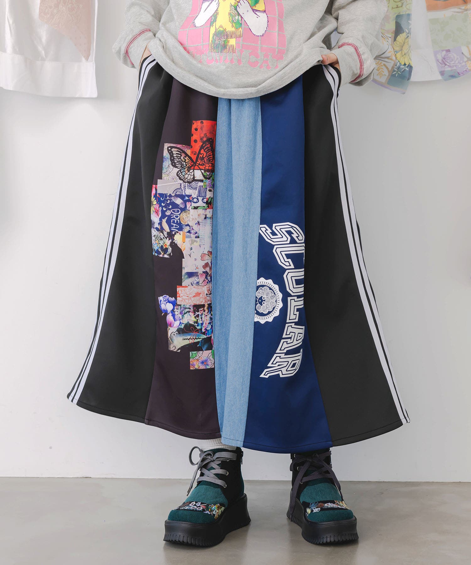 ロゴコラージュ柄 デニム×ジャージ切替スカート[品番