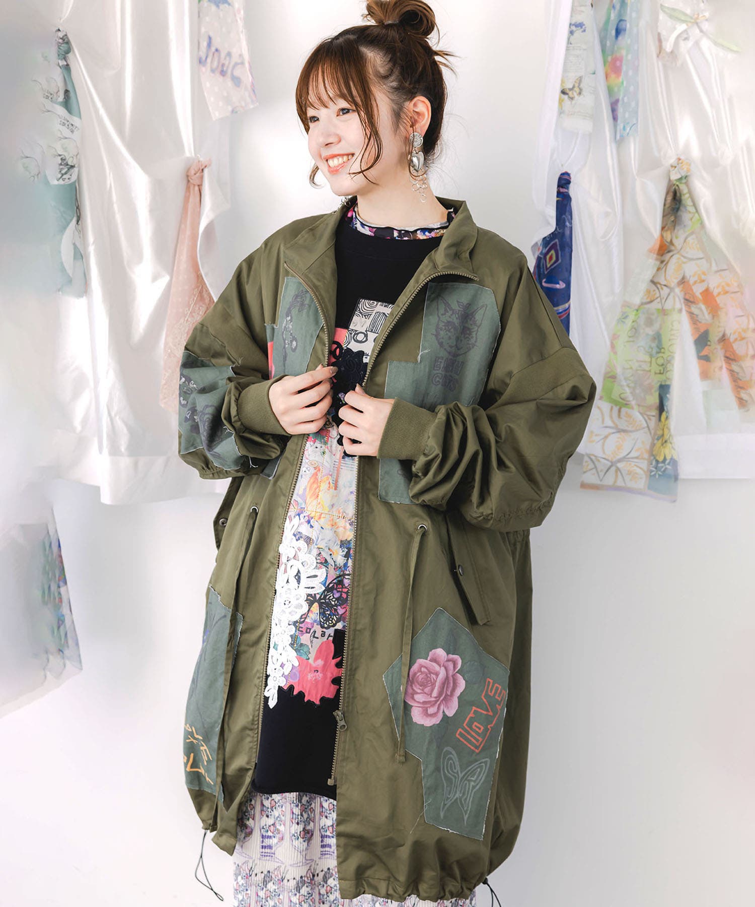 花のアップリケロングブルゾン[品番：SRSW0000251]｜ScoLar（スカラー