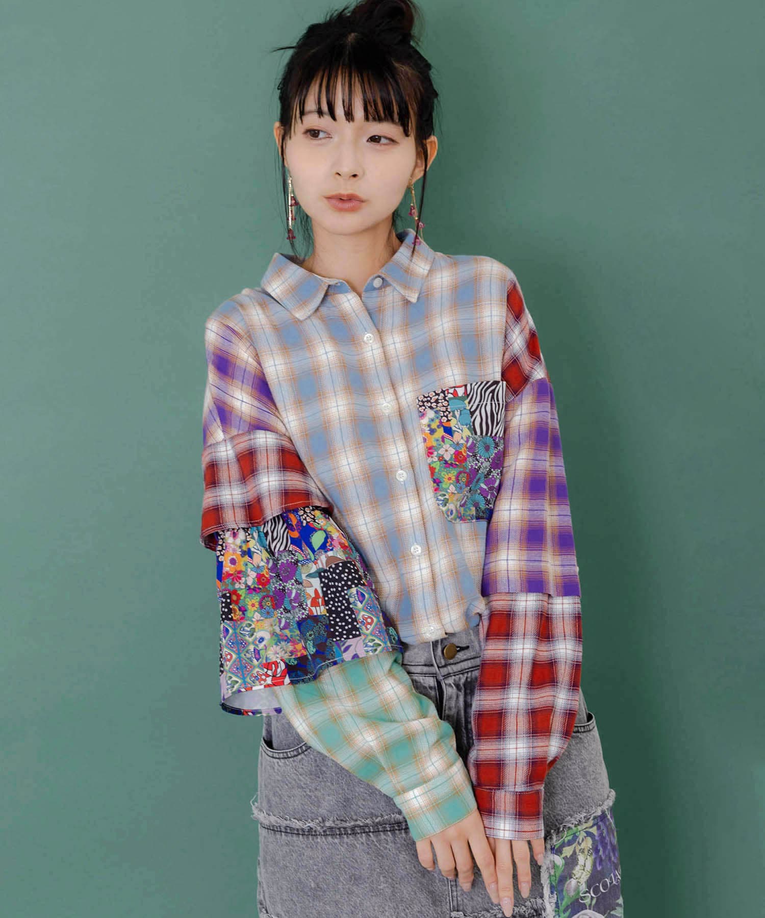 チェックと総柄のアシメパッチワークシャツ[品番：SRSW0000296