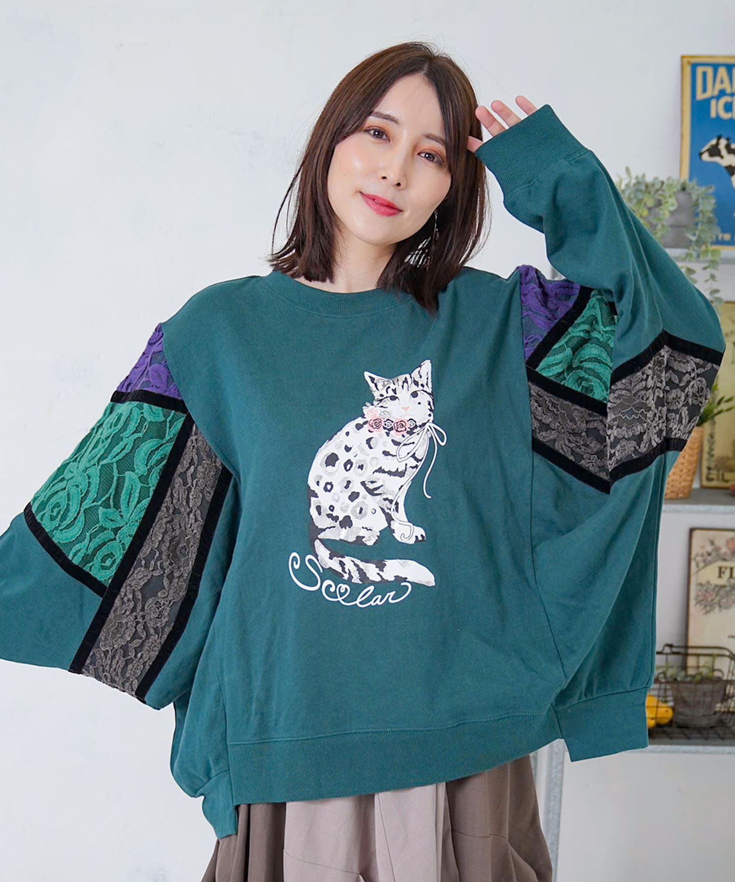 ✨未使用保管✨　ALBEROBELLO カットソー　長袖　総柄　グレー　動物 ネコ柄ミニ裏毛×起毛レース配色プルオーバー[品番：SRSW0002247
