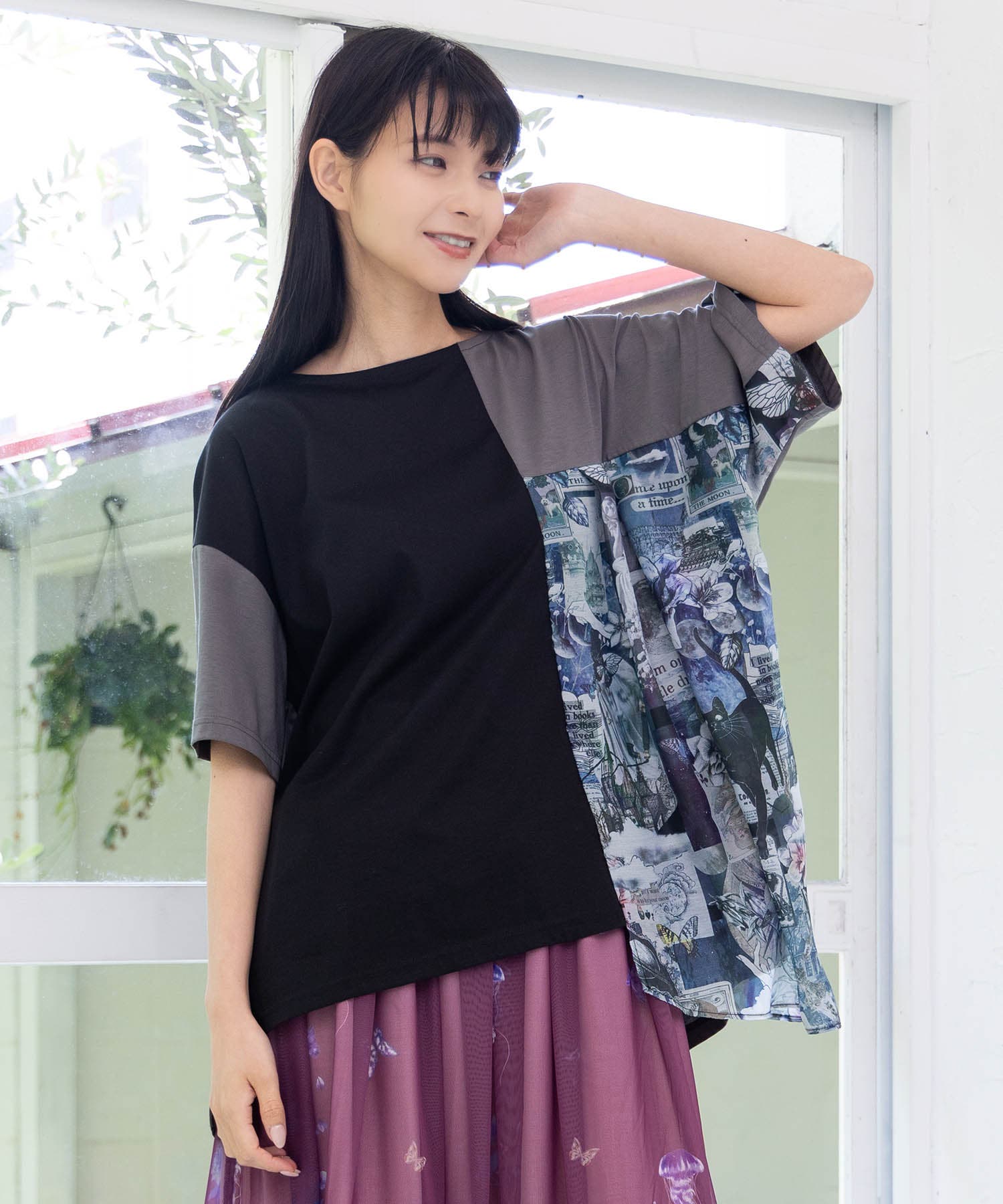 トップス is ScoLar イズ スカラー 552243 天体コラージュ柄切替プルオーバー シック フェミニン ガーリー 原宿系 個性的 ポイント 天体コラージュ柄切替プルオーバー[品番：SRSW0000122]｜ScoLar