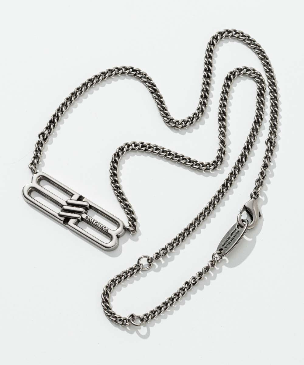 BALENCIAGA チョーカーネックレス スニーカーシャツデニムパンツバッグ