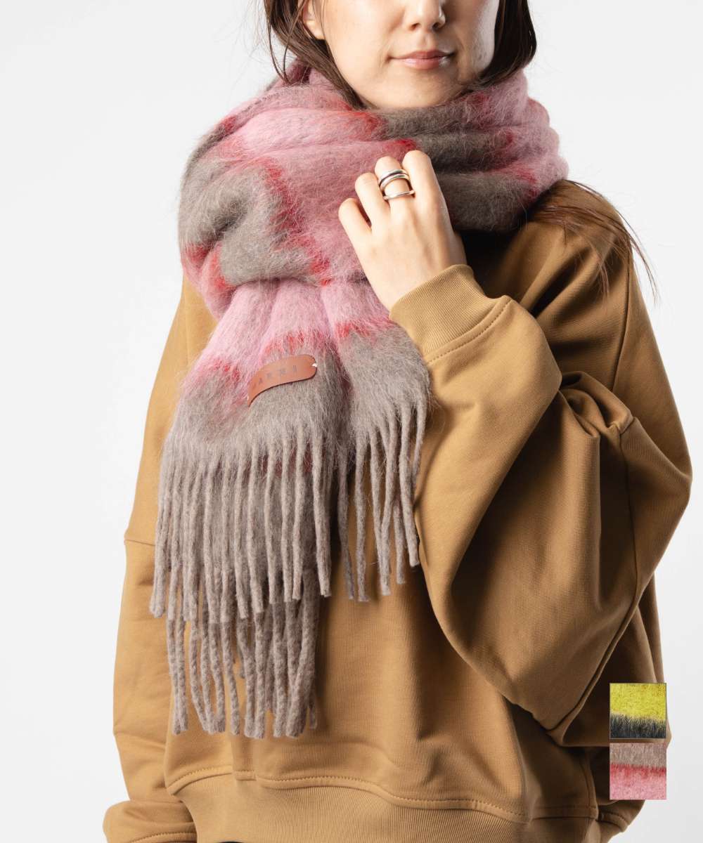 スカーフ MARNI Woman Scarf Black SCMC0121Y0UAW038 STN99 Black alpaca scarf | Marni