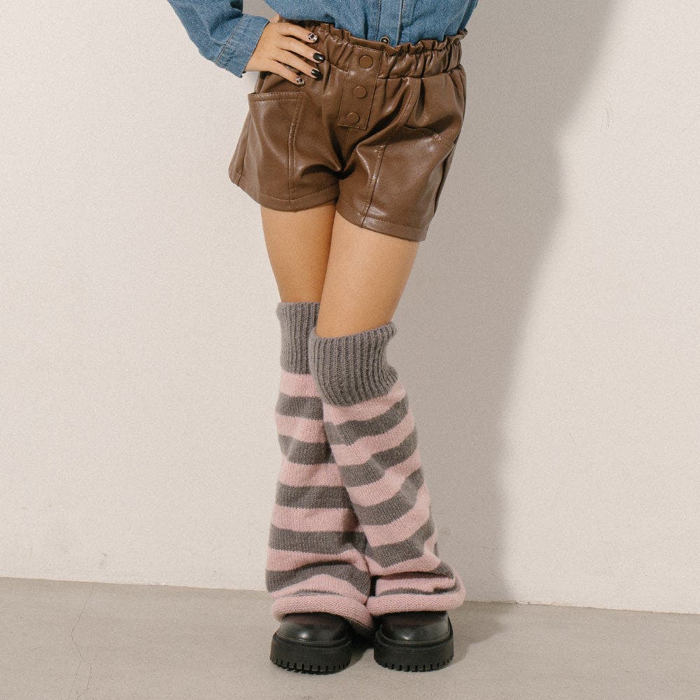 フェイクレザータックショートパンツ[品番：VINK0002958]｜URBAN