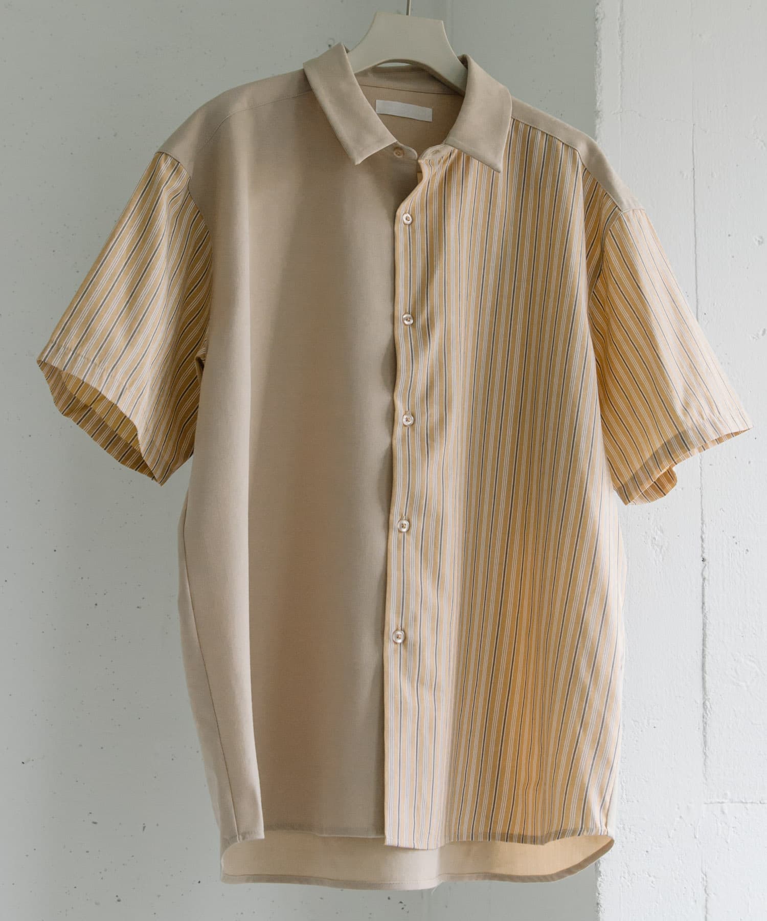 美品】 N゜21 ビジュー装飾 ストライプ シャツ バックレース
