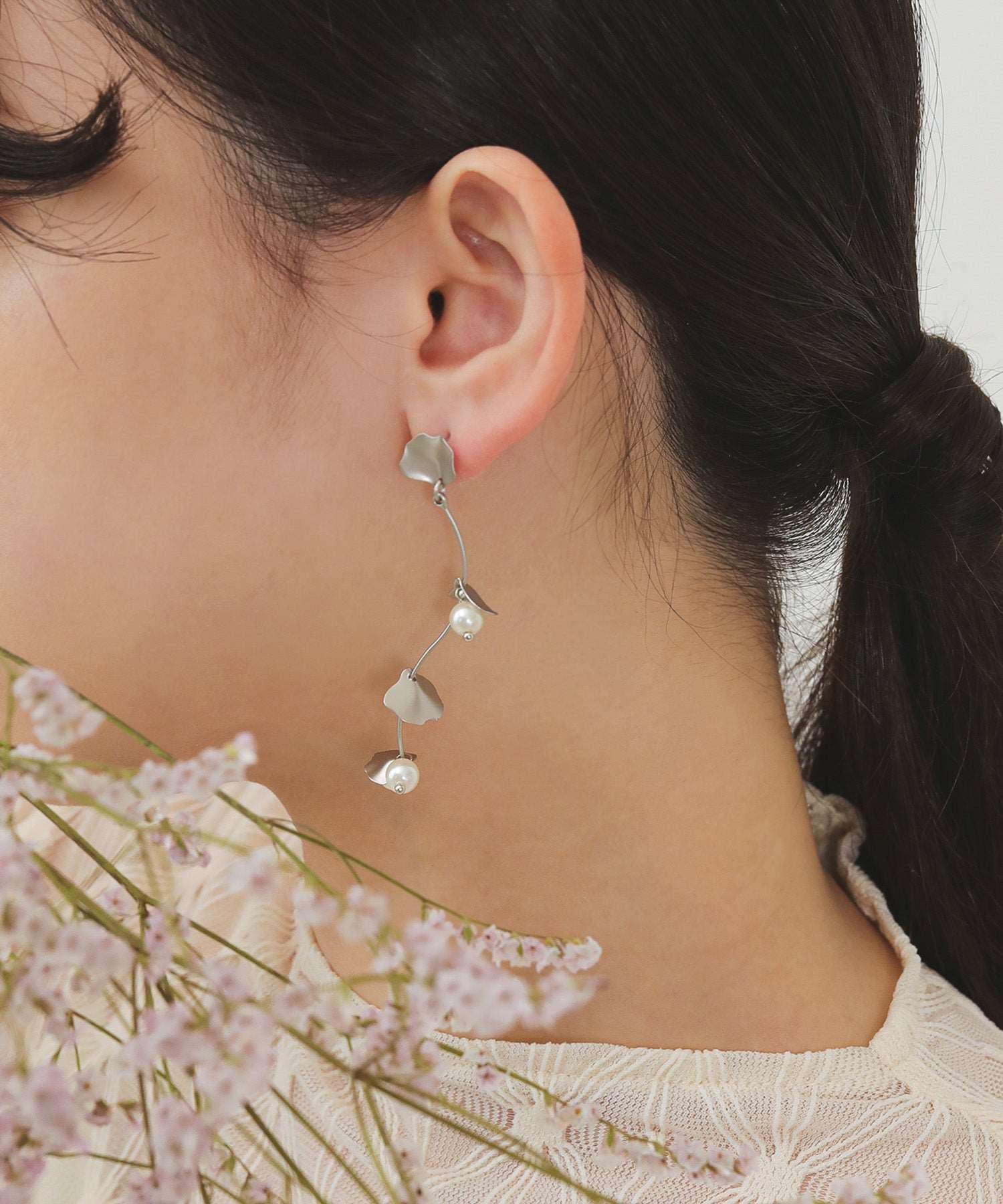 人気特価をすべて ウェーブ ライン 花びら パール ピアス 結婚式 お呼ばれ アクセサリー