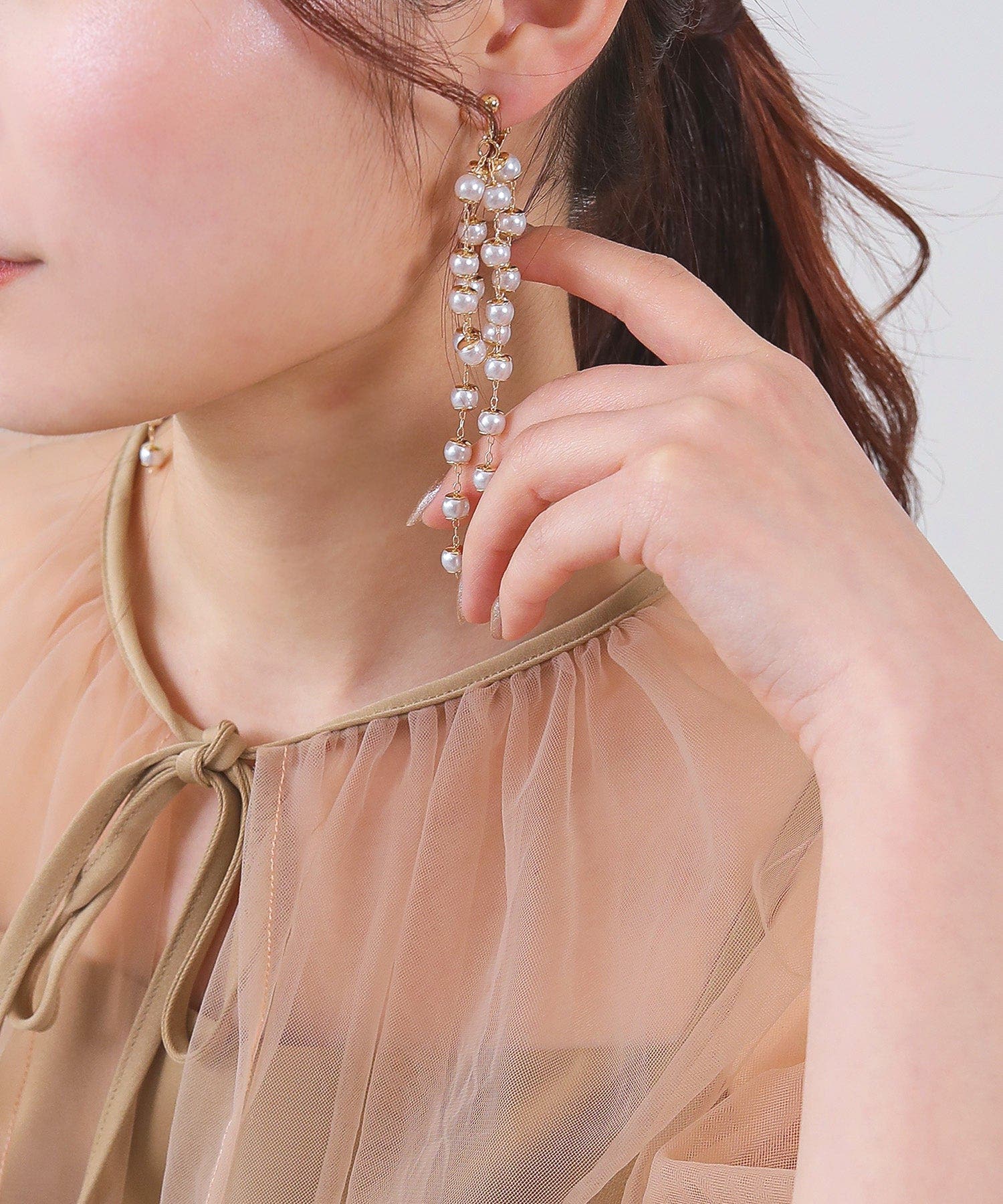 パール付きロングイヤリング C1A5723_66c5c422-2f2b-40c7-