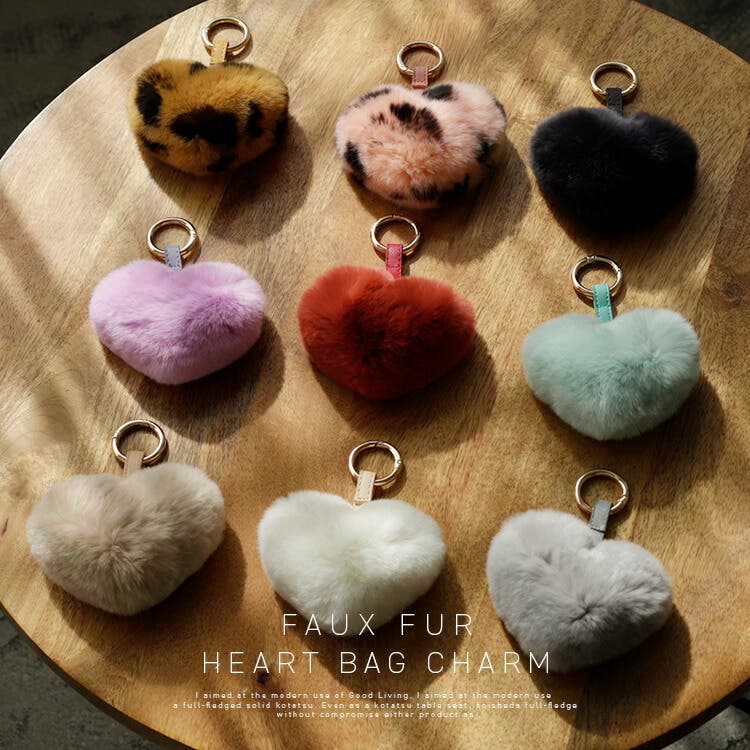 フェイクファーハートバッグチャーム[品番：VI000007567]｜Vita Felice