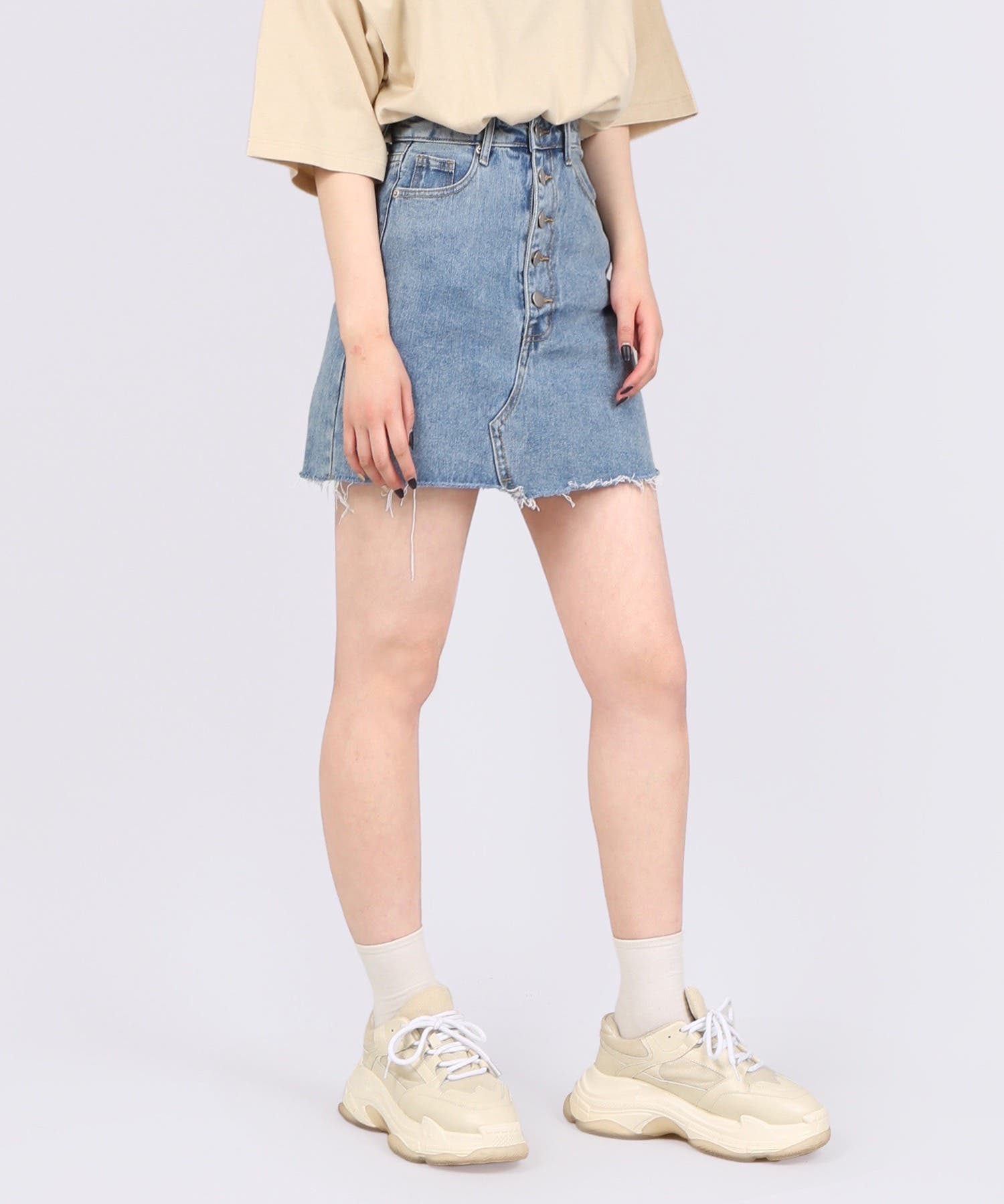 エリザベッタフランキ デニムミニスカート　ロゴ入りボタン　美品 エリザベッタフランキ デニムミニスカート ロゴ入りボタン 美品
