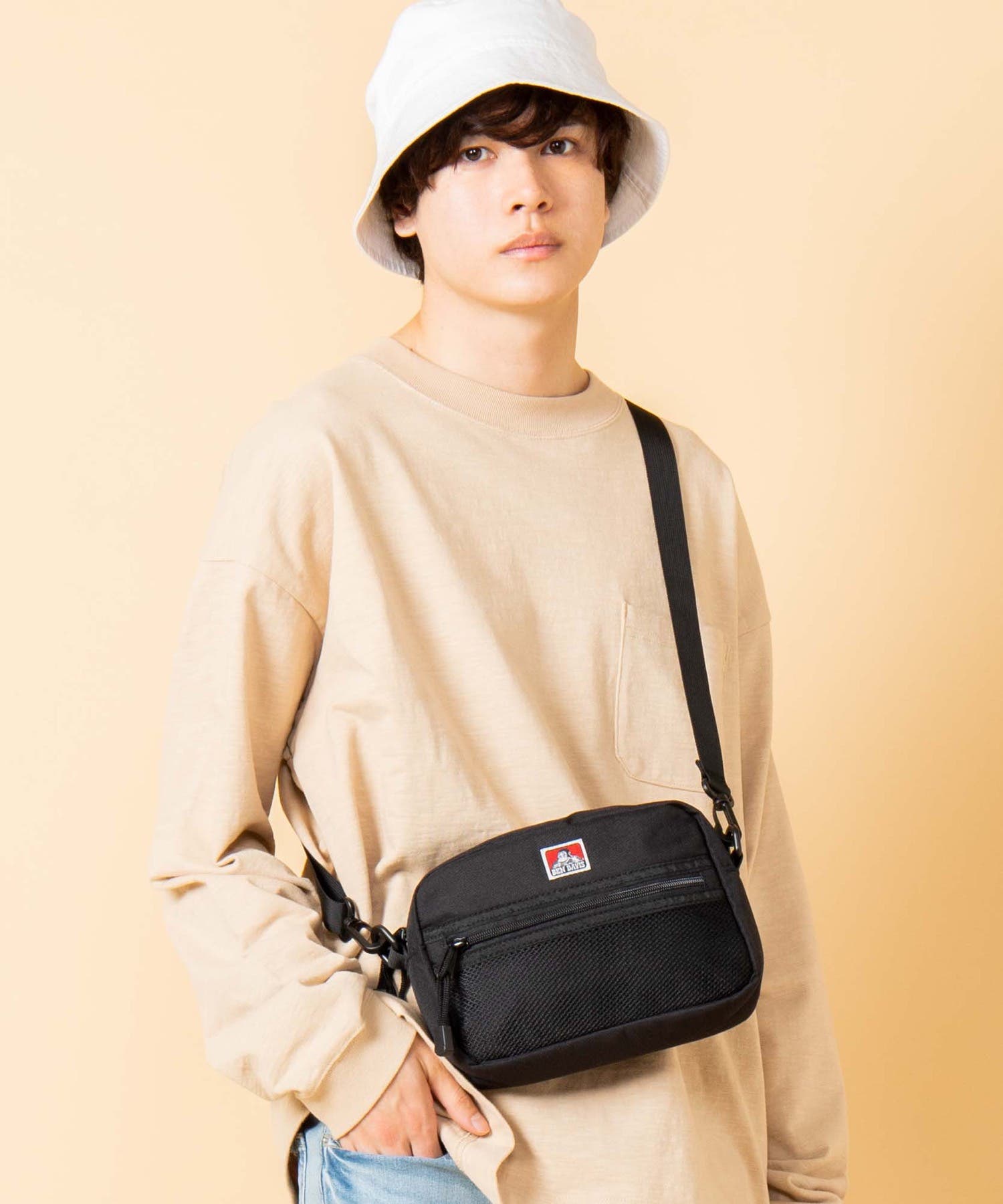 まろんページ、ショルダー3点 3 ZIP CROSSBODYメレンゲ（ミニバッグ）｜LeSportsac