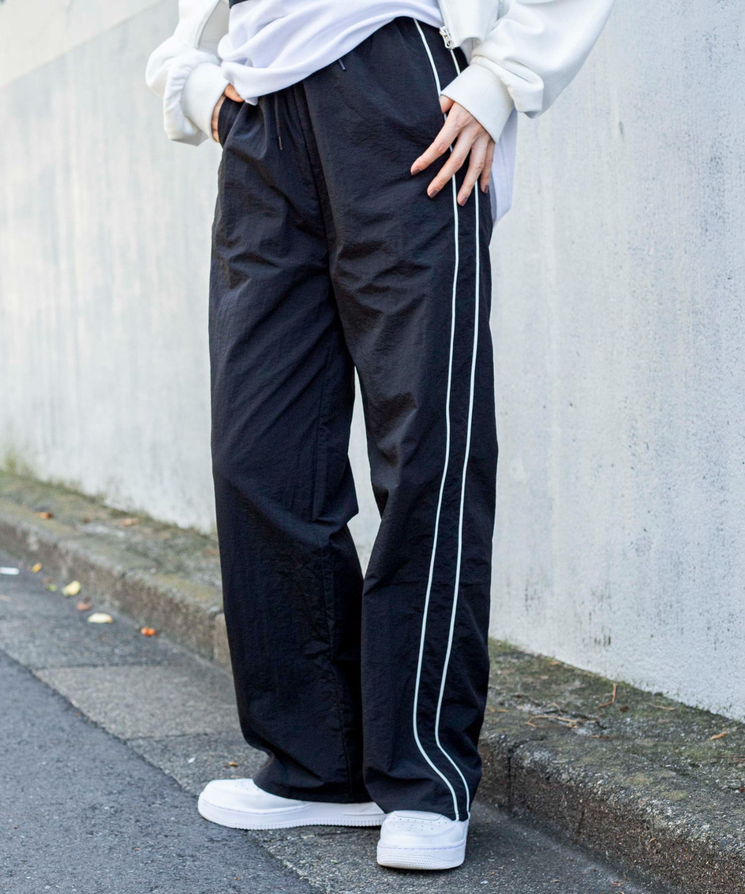 whiz limited winiche&Co コラボ ナイロンパンツ WHIZ LIMITED - 【ラスト1点】WIND PANTS (CHARCOAL) / トラックパンツ