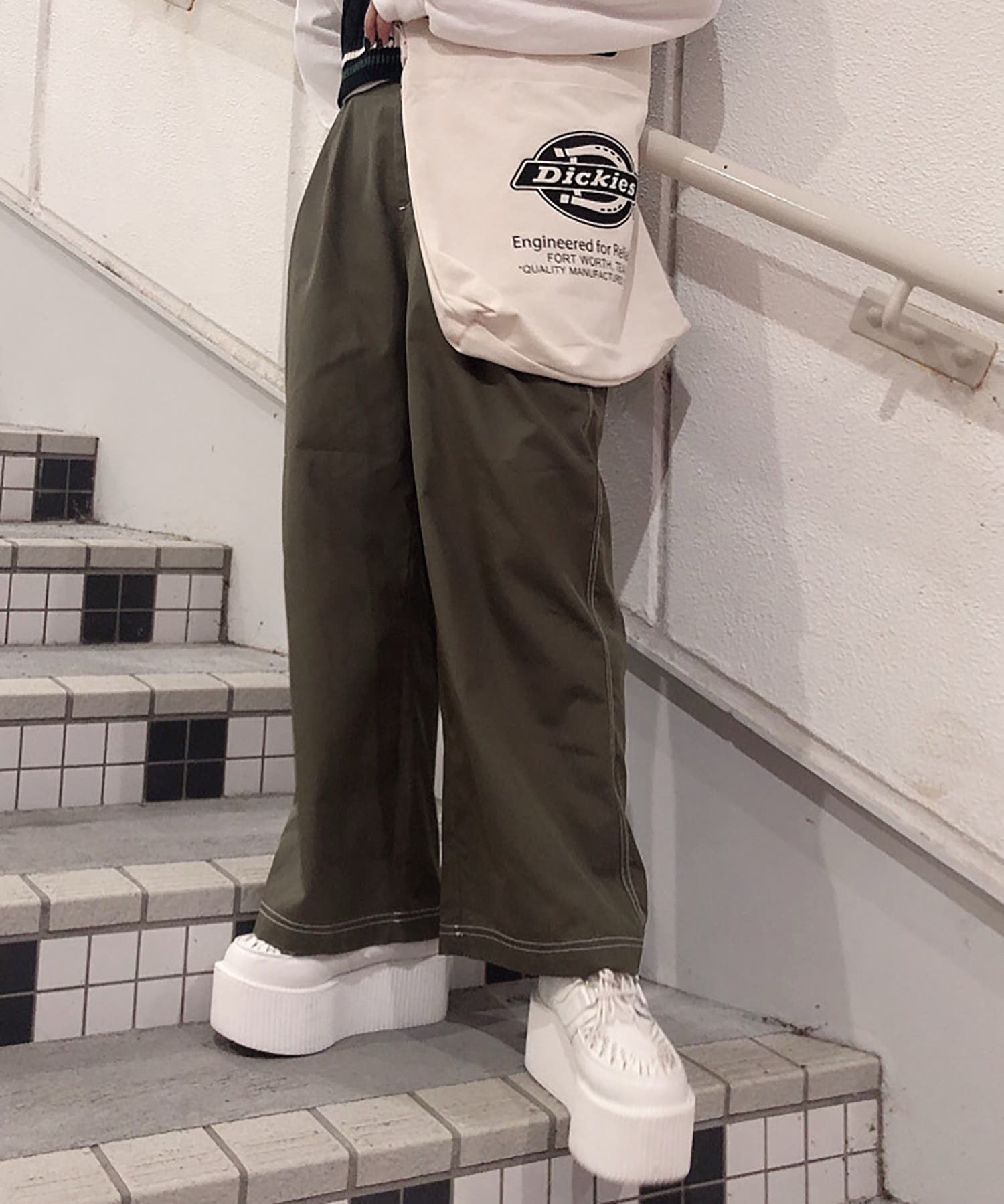 Kolor 製品染めチノクロス ワイドパンツ 1タック パンツ Kolor 製品染めチノクロス ワイドパンツ 1タック パンツ