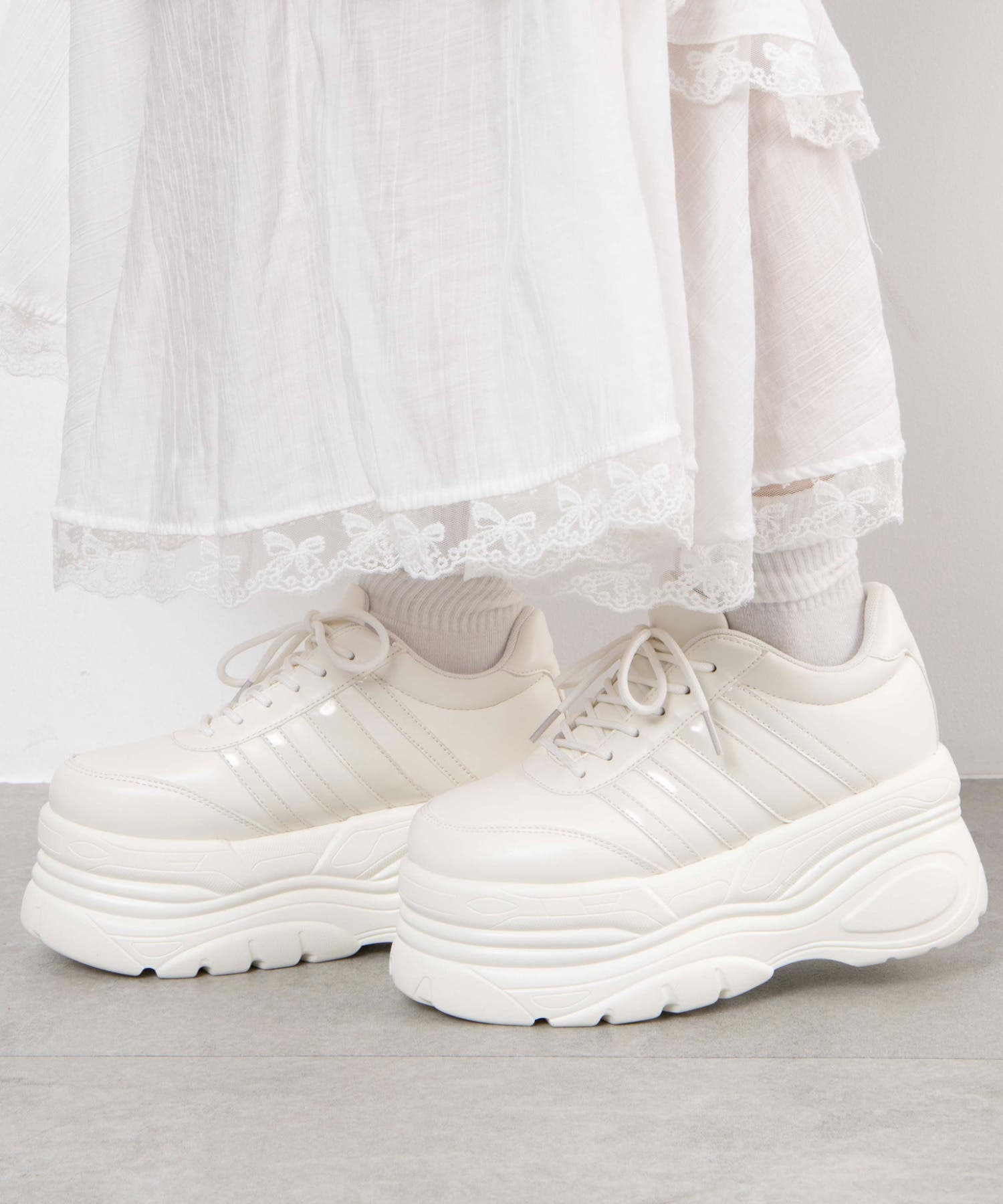 【美品】ヴィヴィアーノ 24SS 厚底 WHITE〈定価46,200円〉 厚底プラットフォームスニーカー｜WEGO（ウィゴー） – WEGO