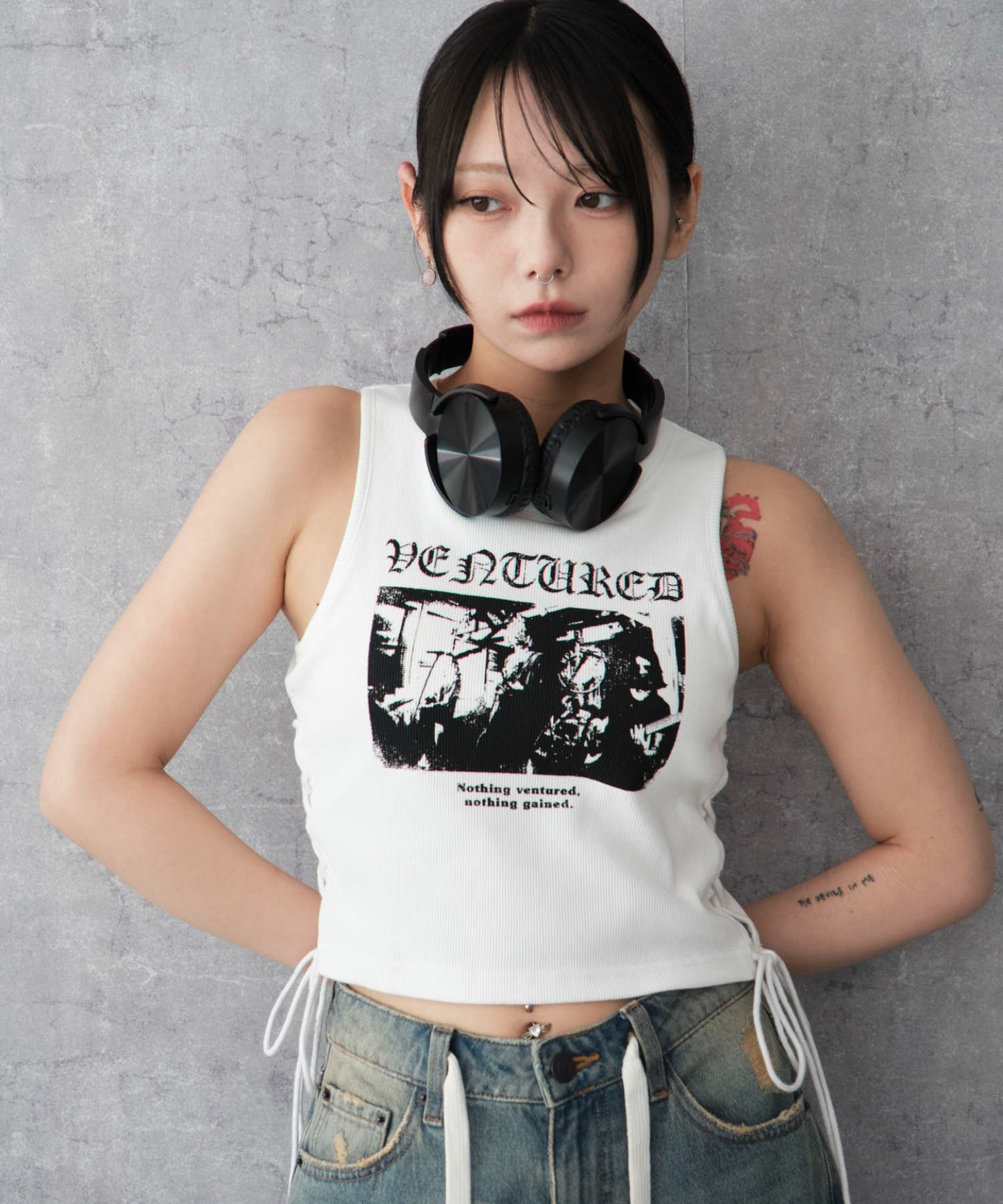 サイドレースアップグラフィックタンク[品番：WG010095428]｜WEGO 