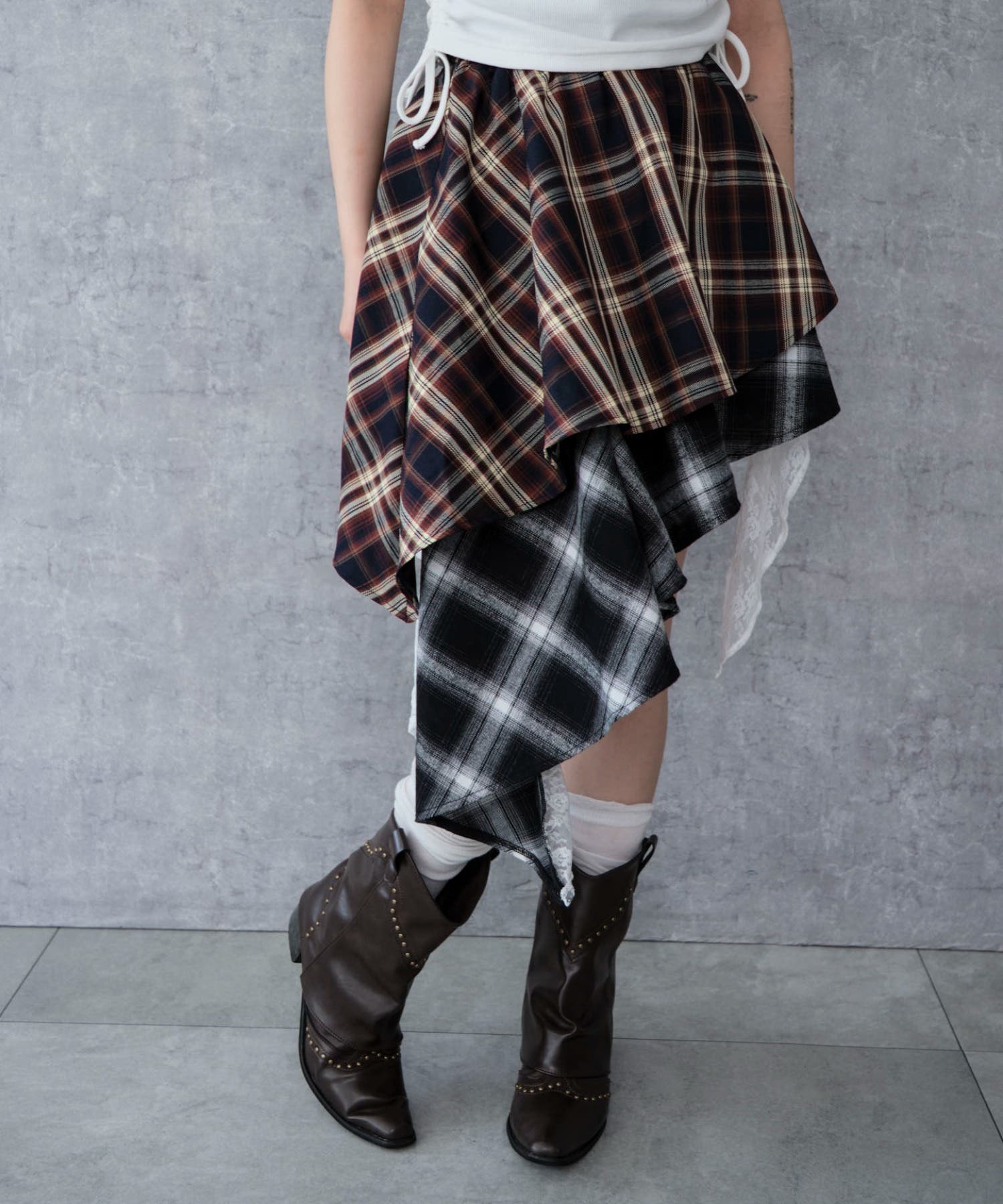 ヴィヴィアン アシンメトリーミニスカート Vivienne Westwood 】アシンメトリー タータン柄ミニスカート