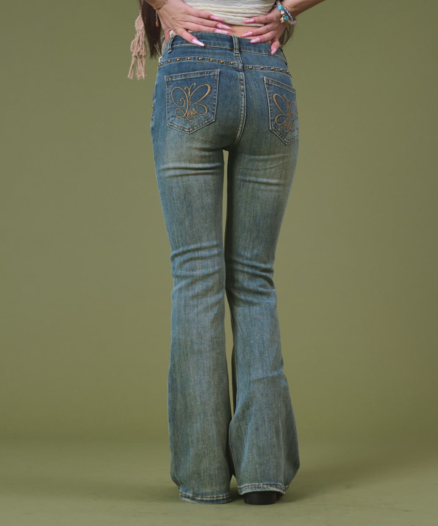 バタフライ刺繍スタッズフレアデニム[品番：WG010095765]｜WEGO【WOMEN